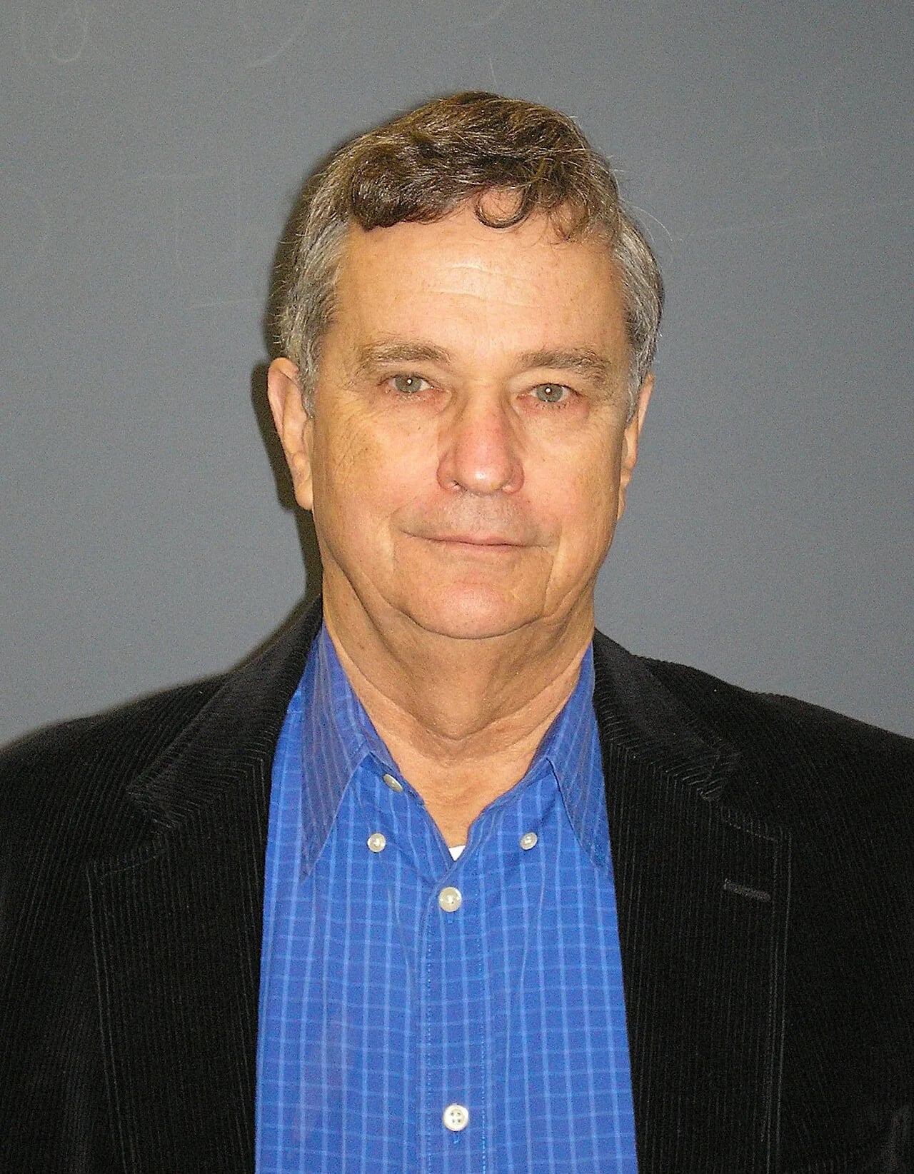 Porträt von Hodding Carter III (1935–2023) – Gedenkseite