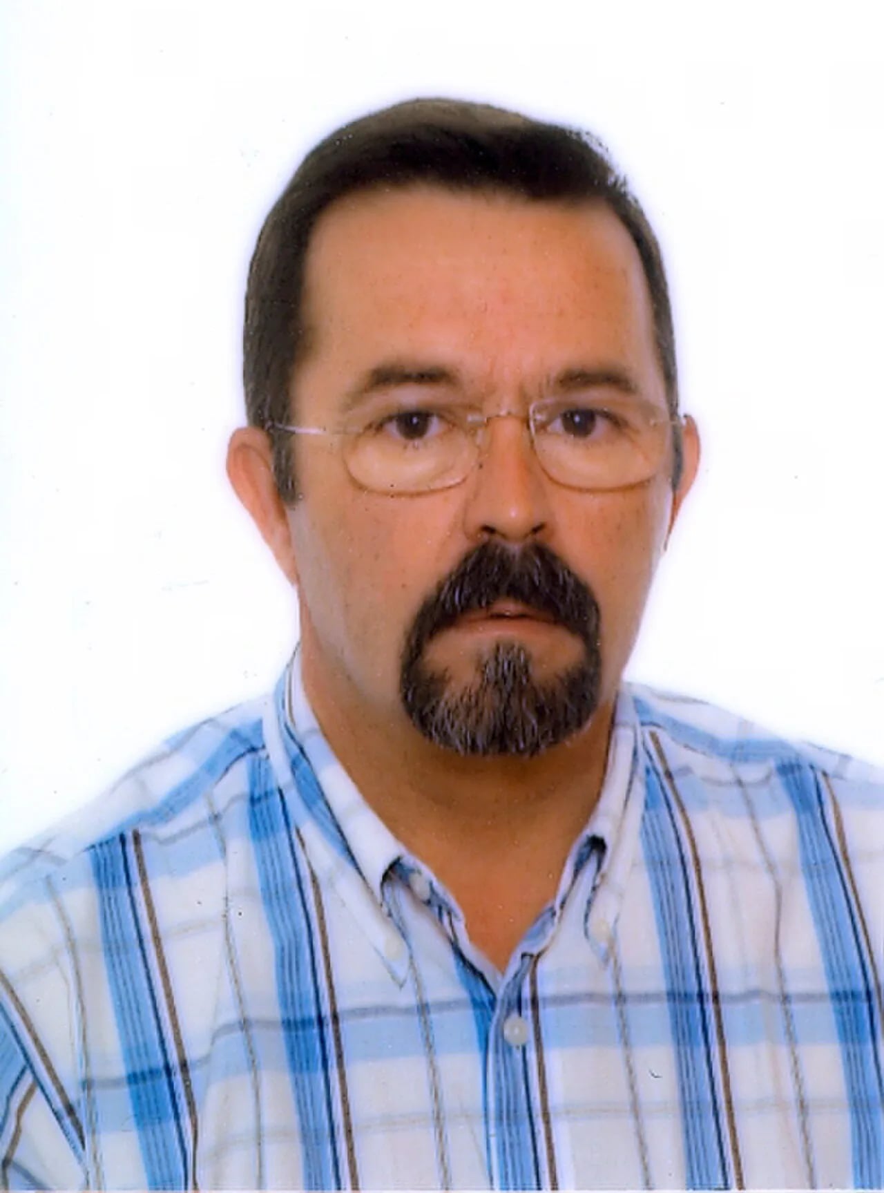 Portrait of Gonzalo Alcalde Crespo (1953–2020) – memorial page