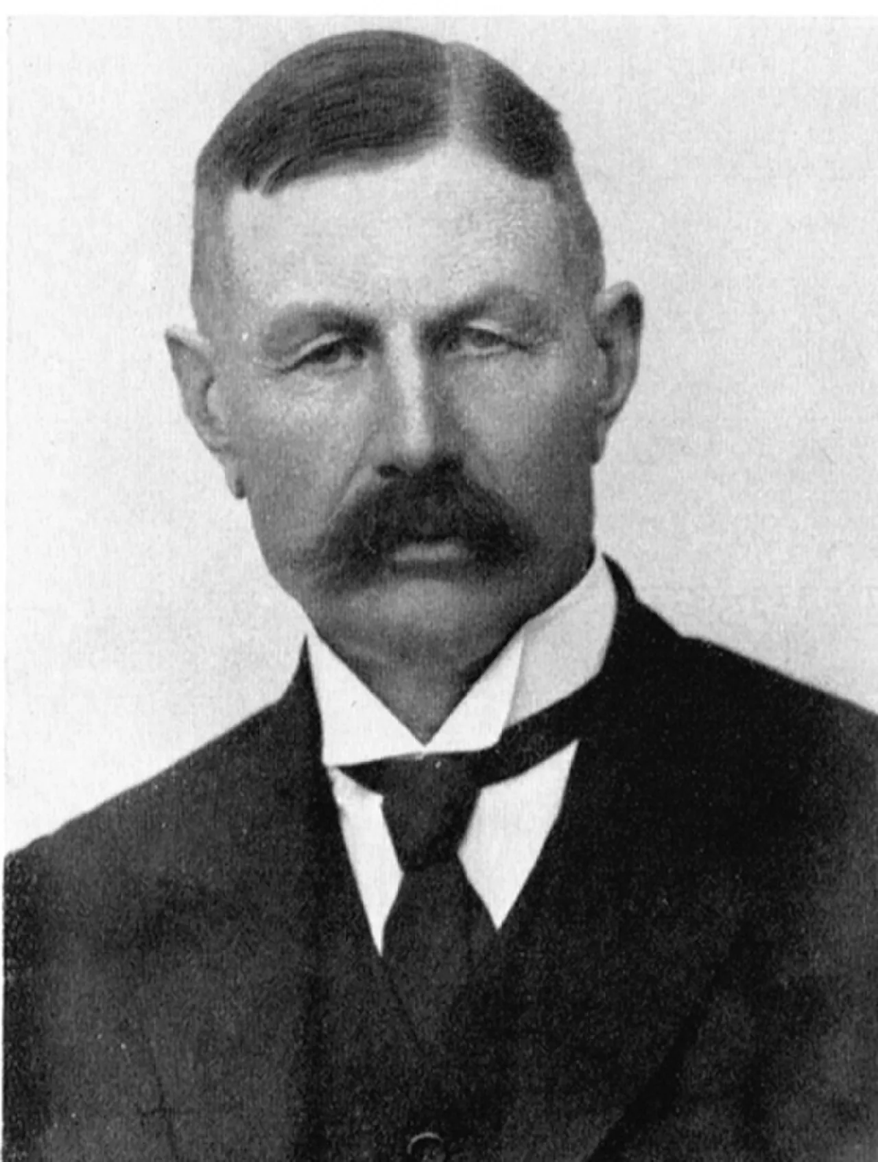 Porträt von Carl Johan Johansson i Olstorp (1858–1924) – Gedenkseite