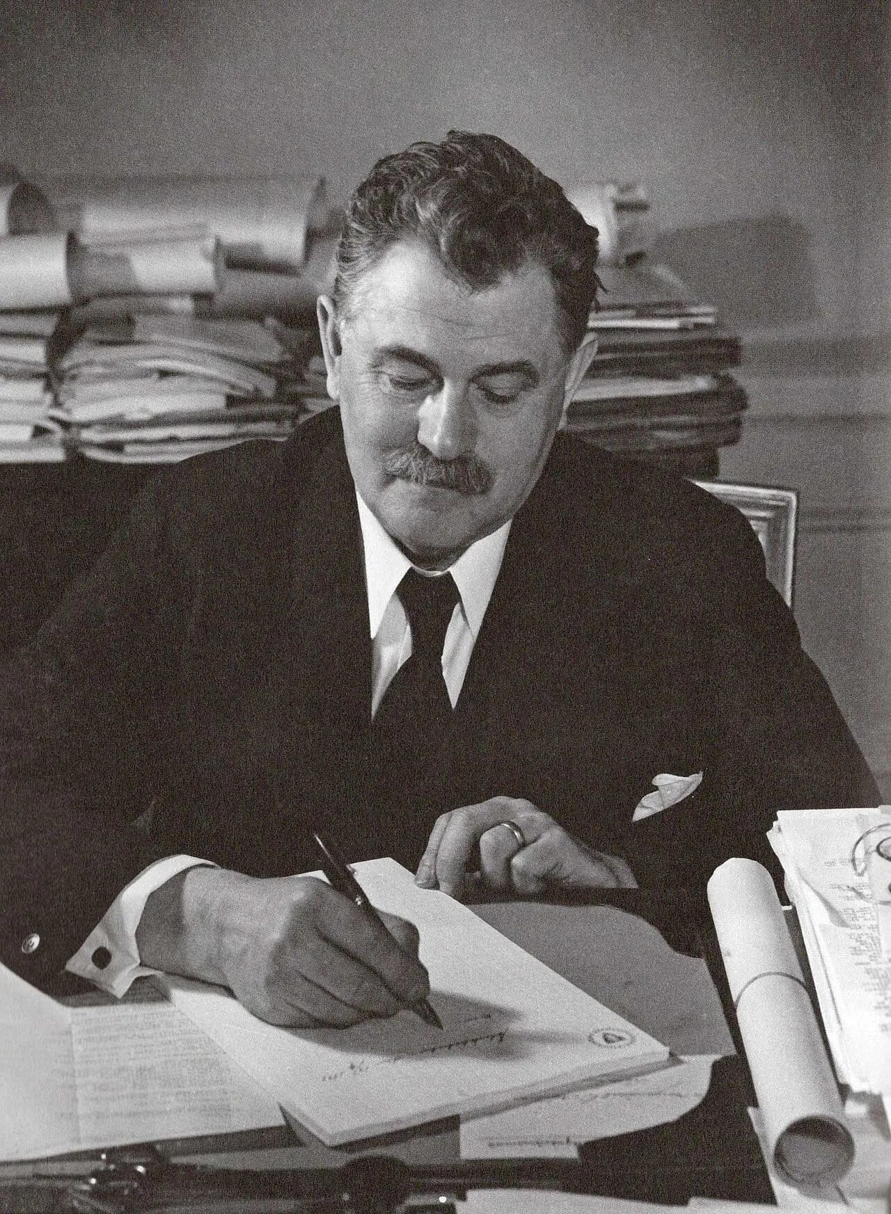 Porträt von Wictor Karlsson (1881–1949) – Gedenkseite