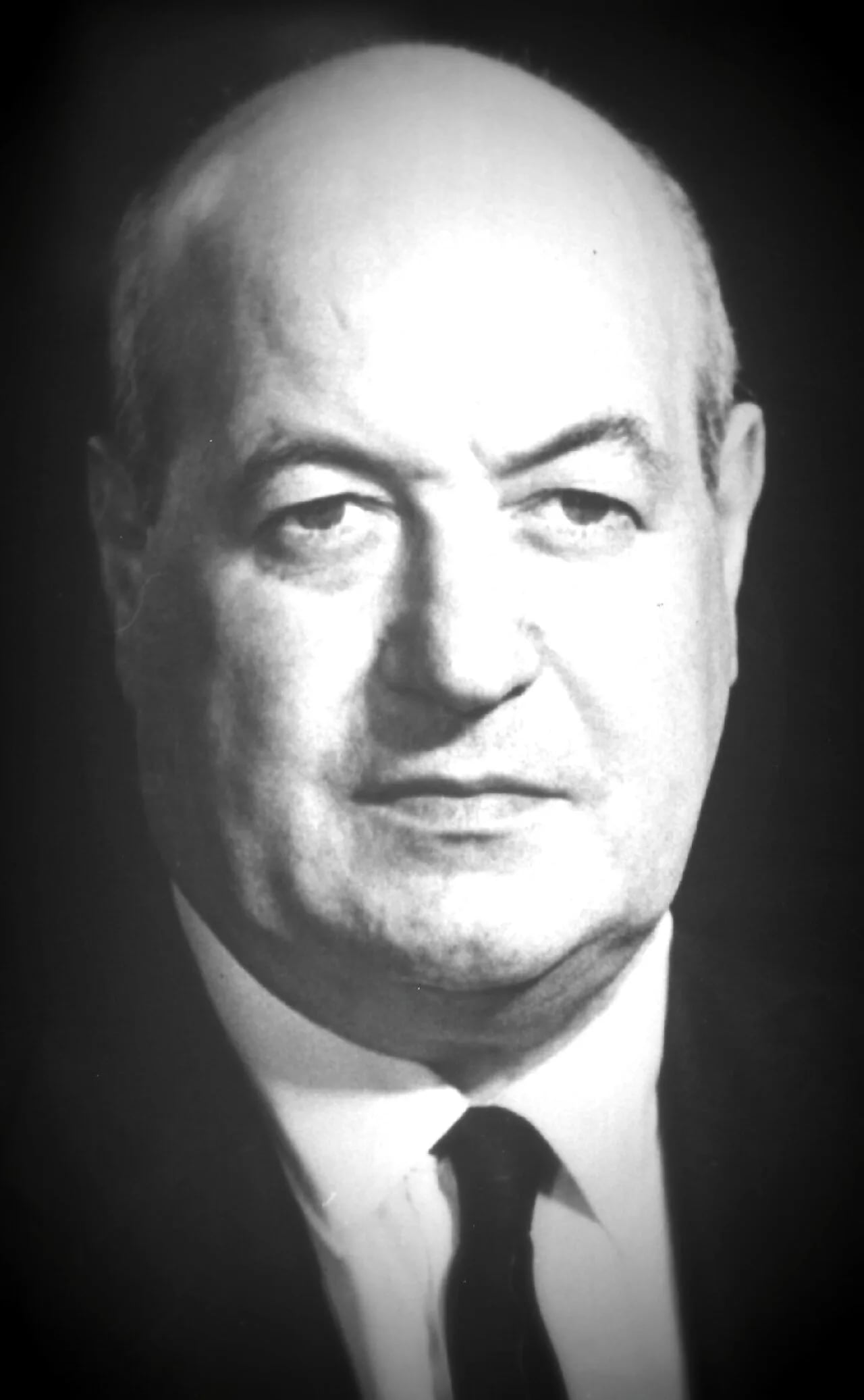 Portrait of Humberto Francisco Burzio (1902–1980) – memorial page