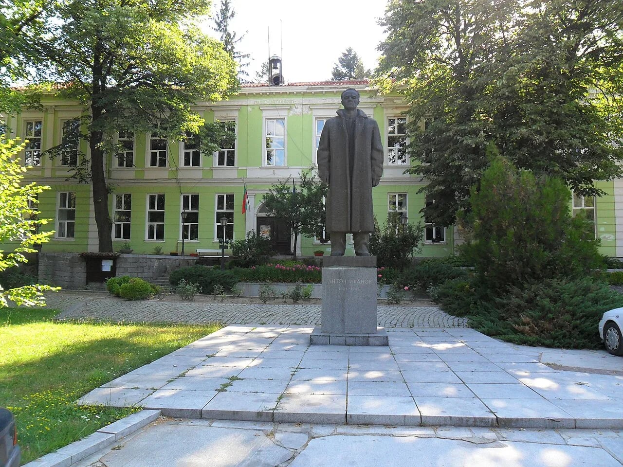 Portrait of Anton Iwanow (1884–1942) – memorial page