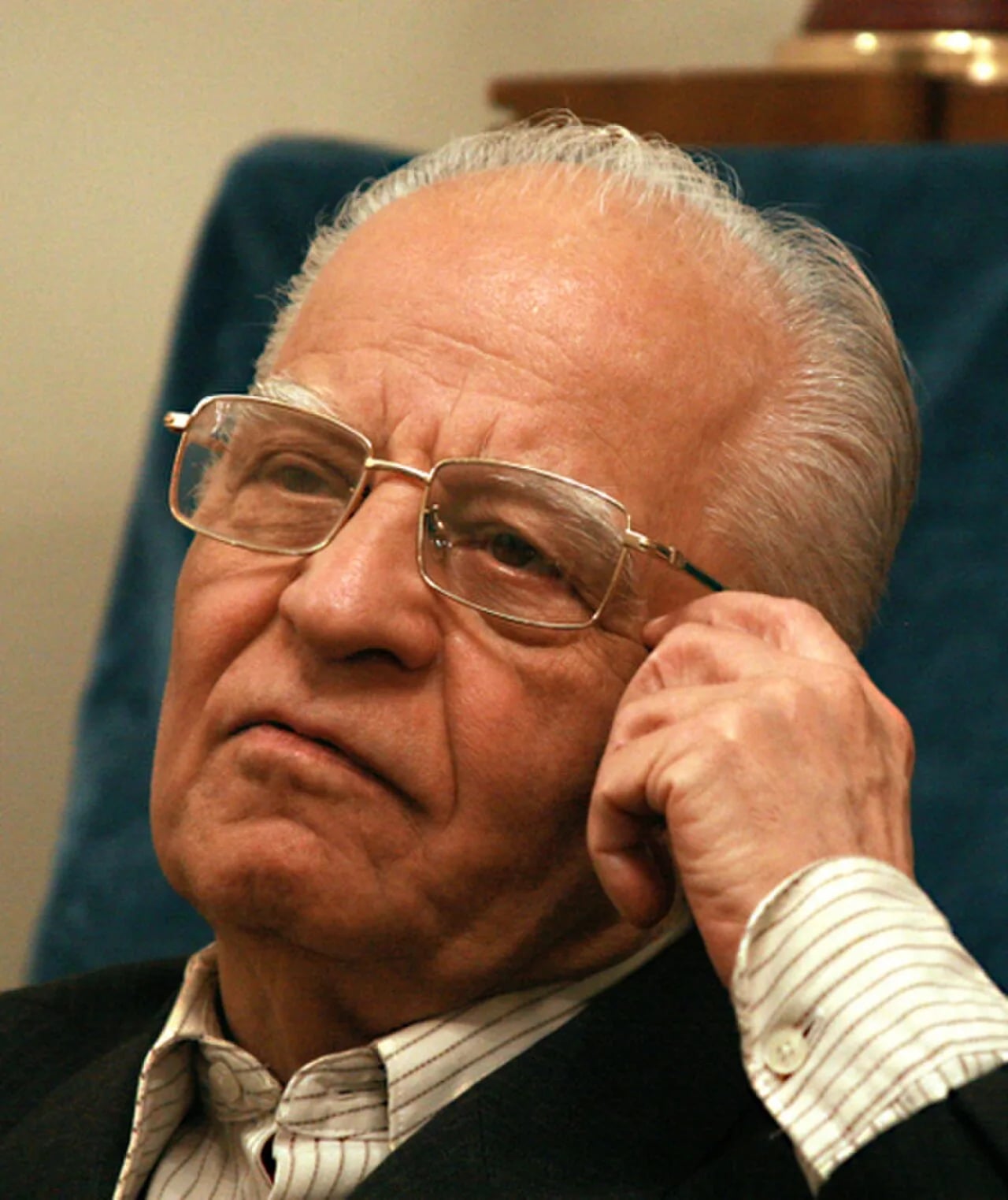 Portrait of Hossein Dehlavi (1927–2019) – memorial page