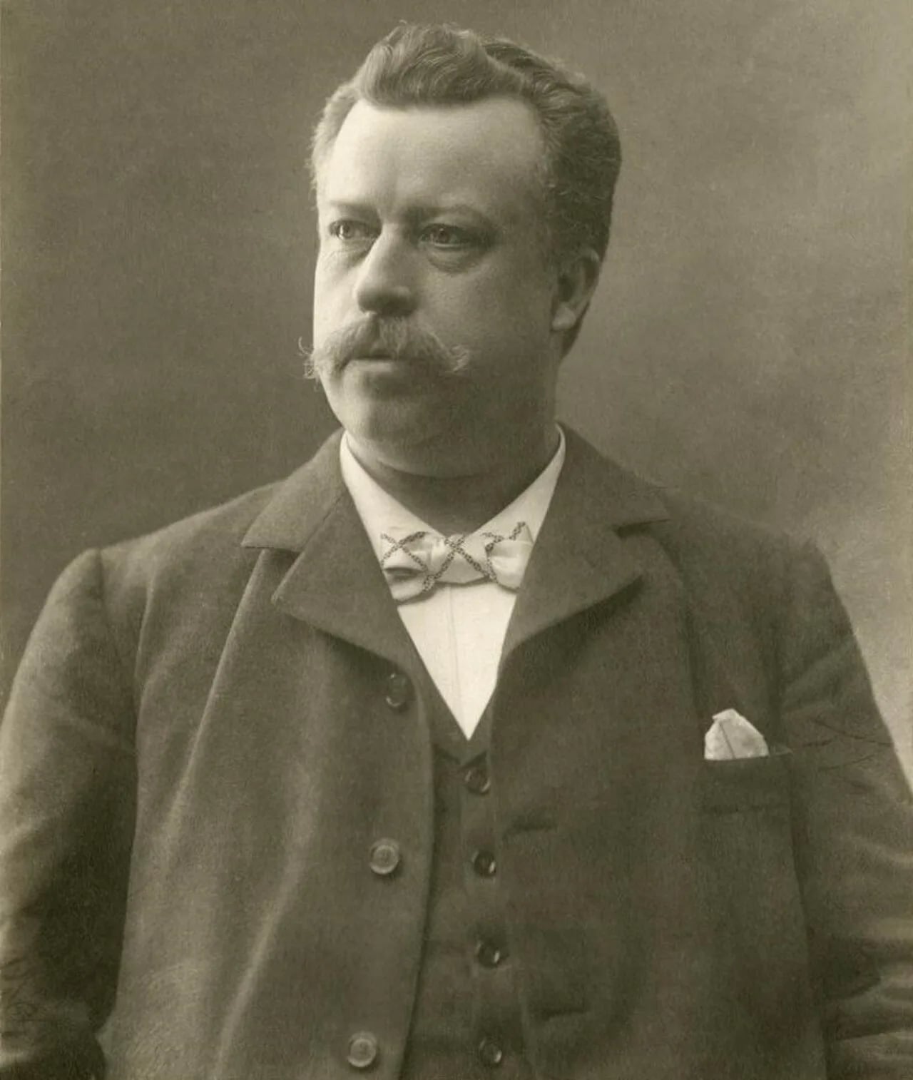 Porträt von Adolf Fredrik Knaust (1856–1907) – Gedenkseite