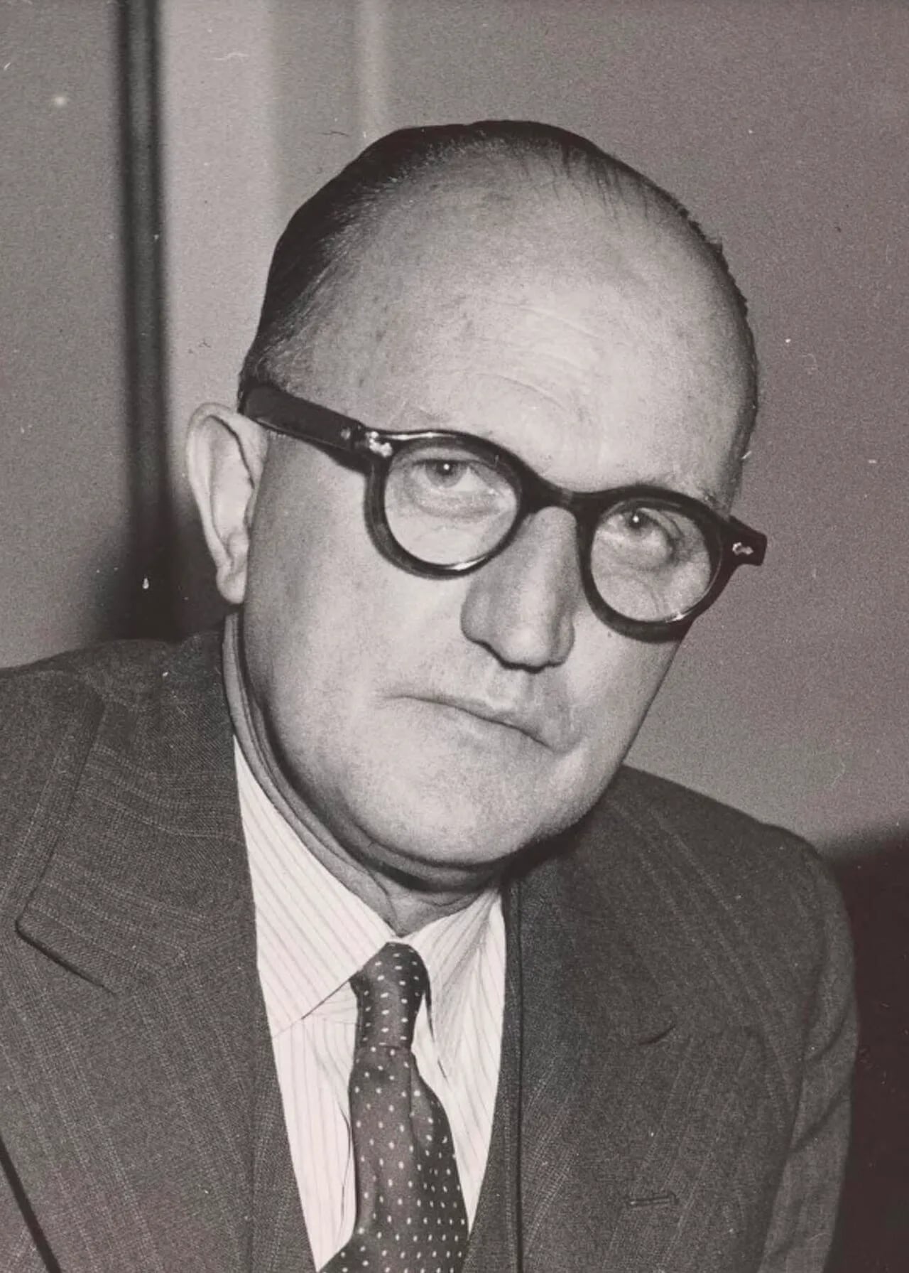 Porträt von Howard Beale (1898–1983) – Gedenkseite