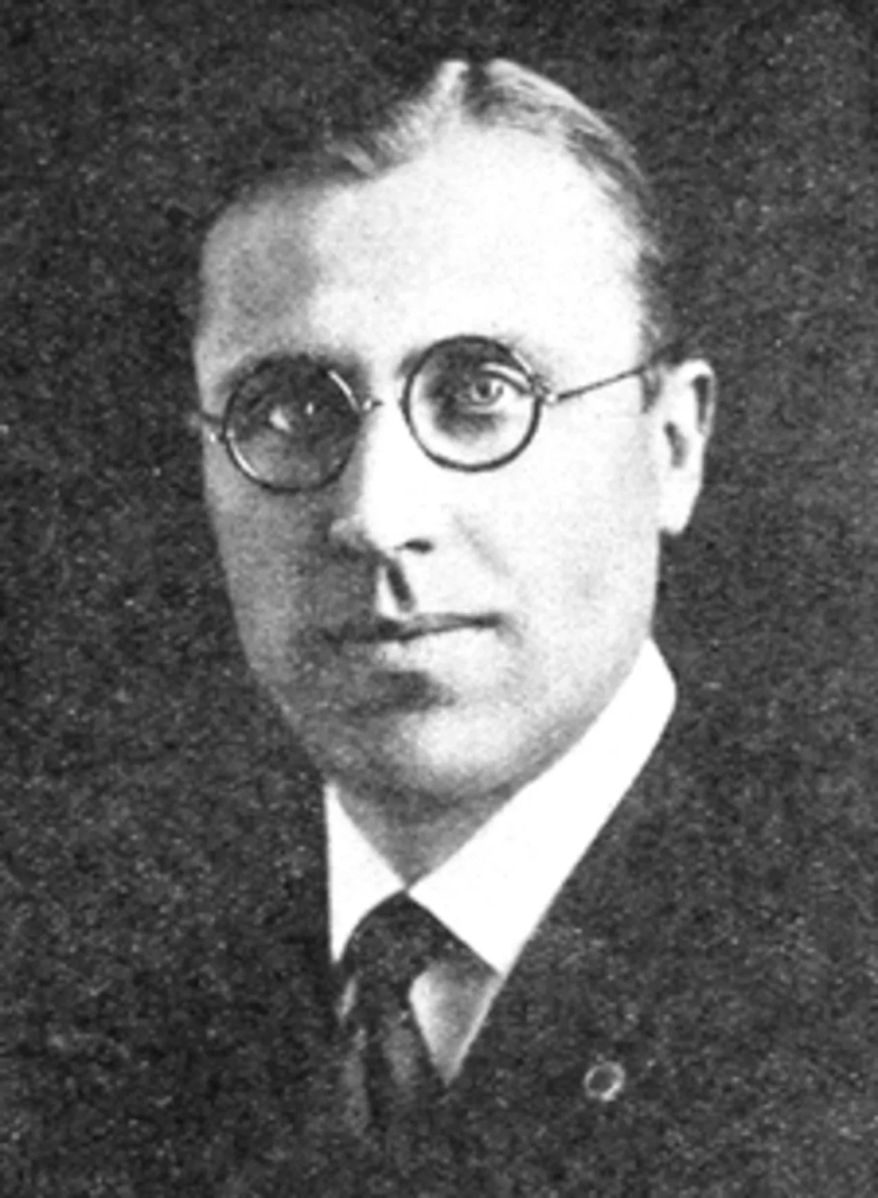 Portrait of Joseph Russell Cotton (1890–1983) – memorial page