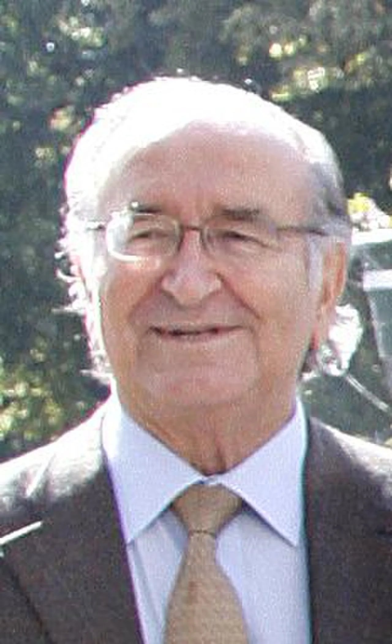 Portrait of Isidoro Tohá (1929–2007) – memorial page