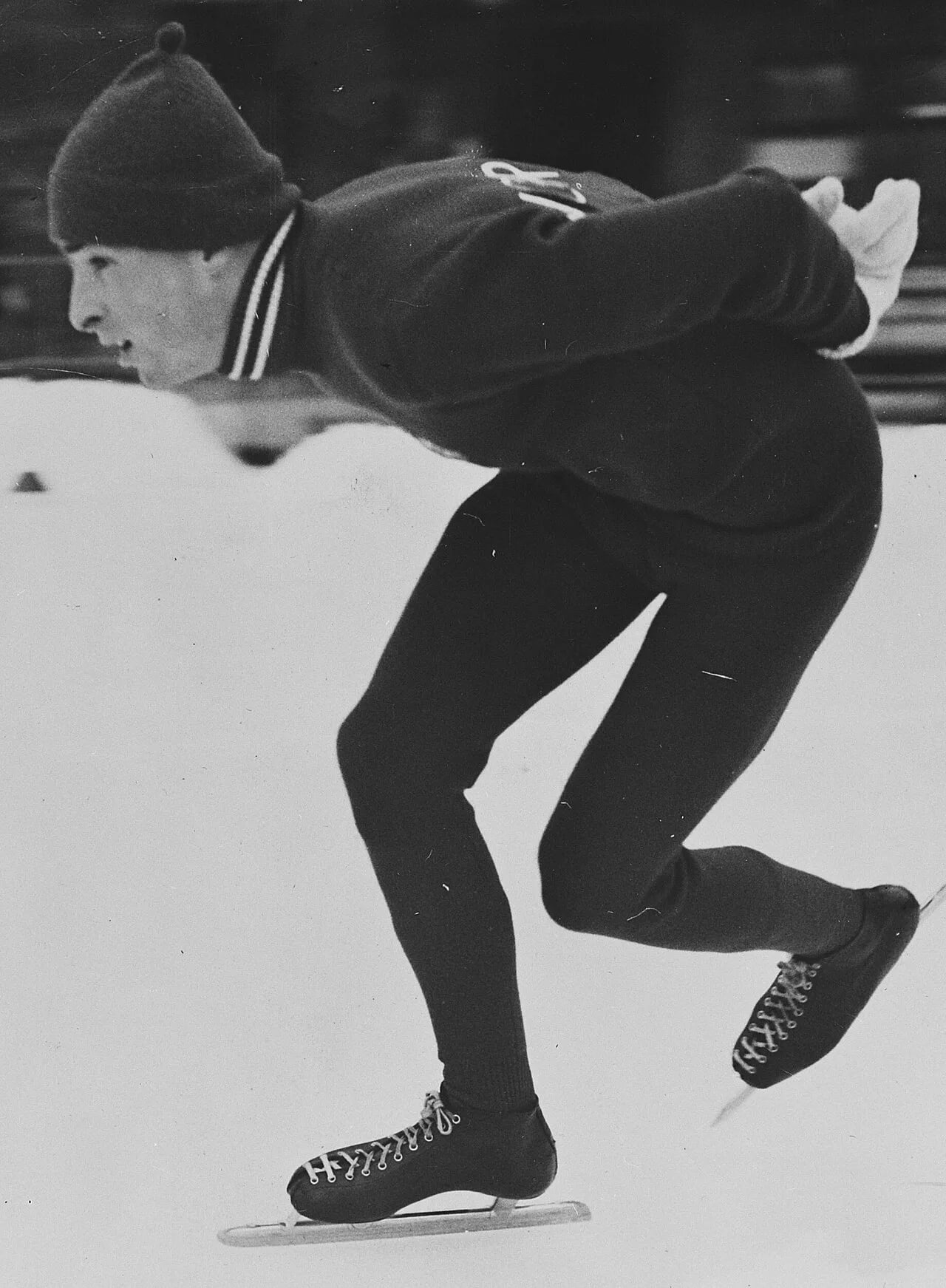 Porträt von Hroar Elvenes (1932–2014) – Gedenkseite