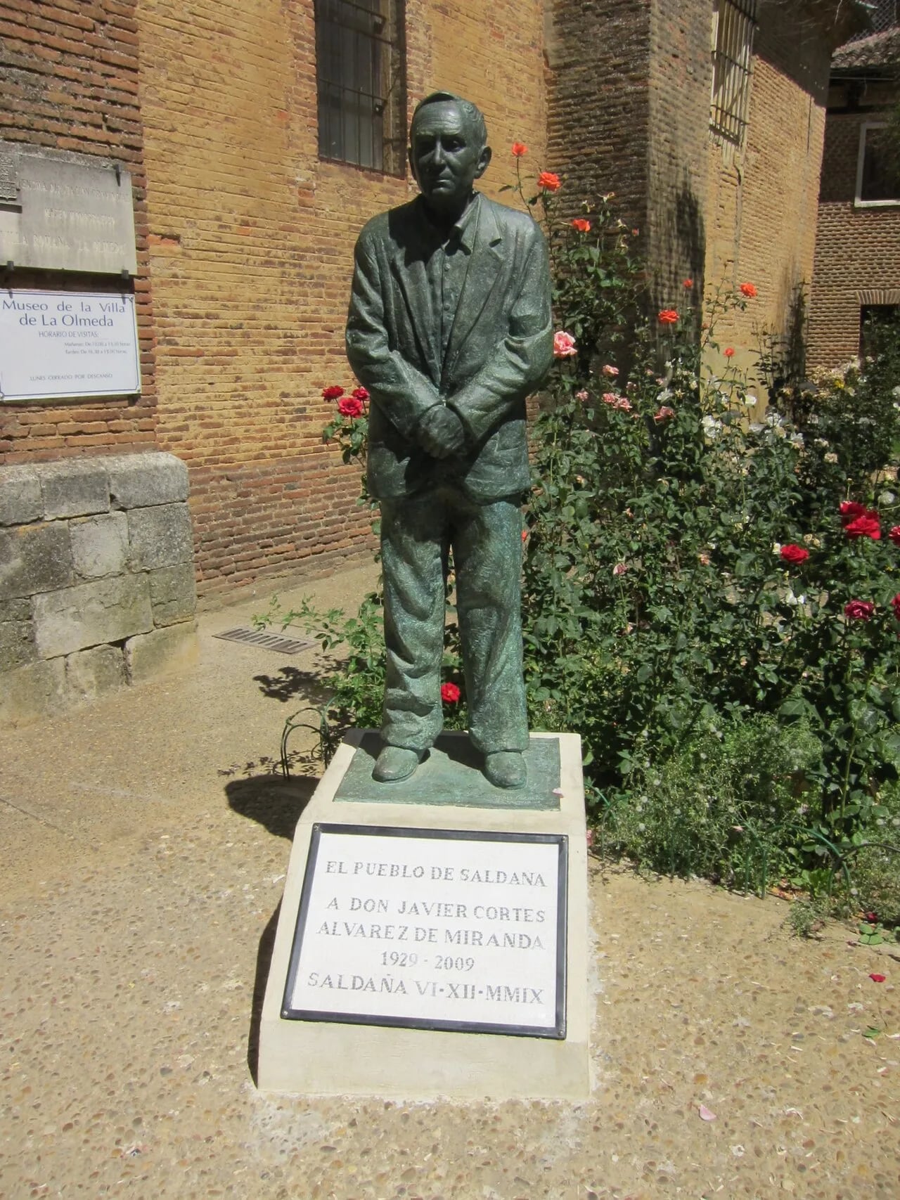 Portrait of Javier Cortes Álvarez de Miranda (1929–2009) – memorial page