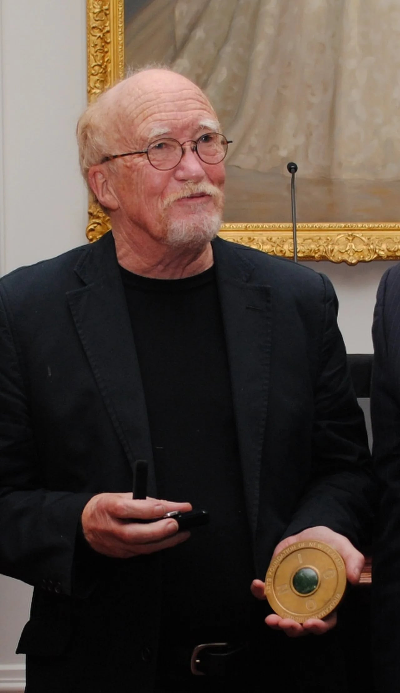 Porträt von Greer Twiss (1937–2025) – Gedenkseite