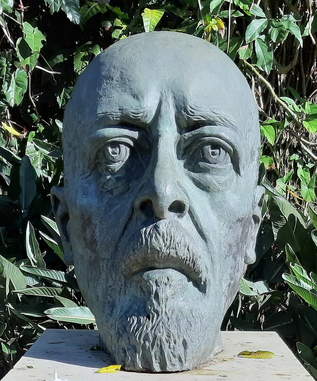 Portrait of Joaquín Antonio Uribe (1858–1935) – memorial page