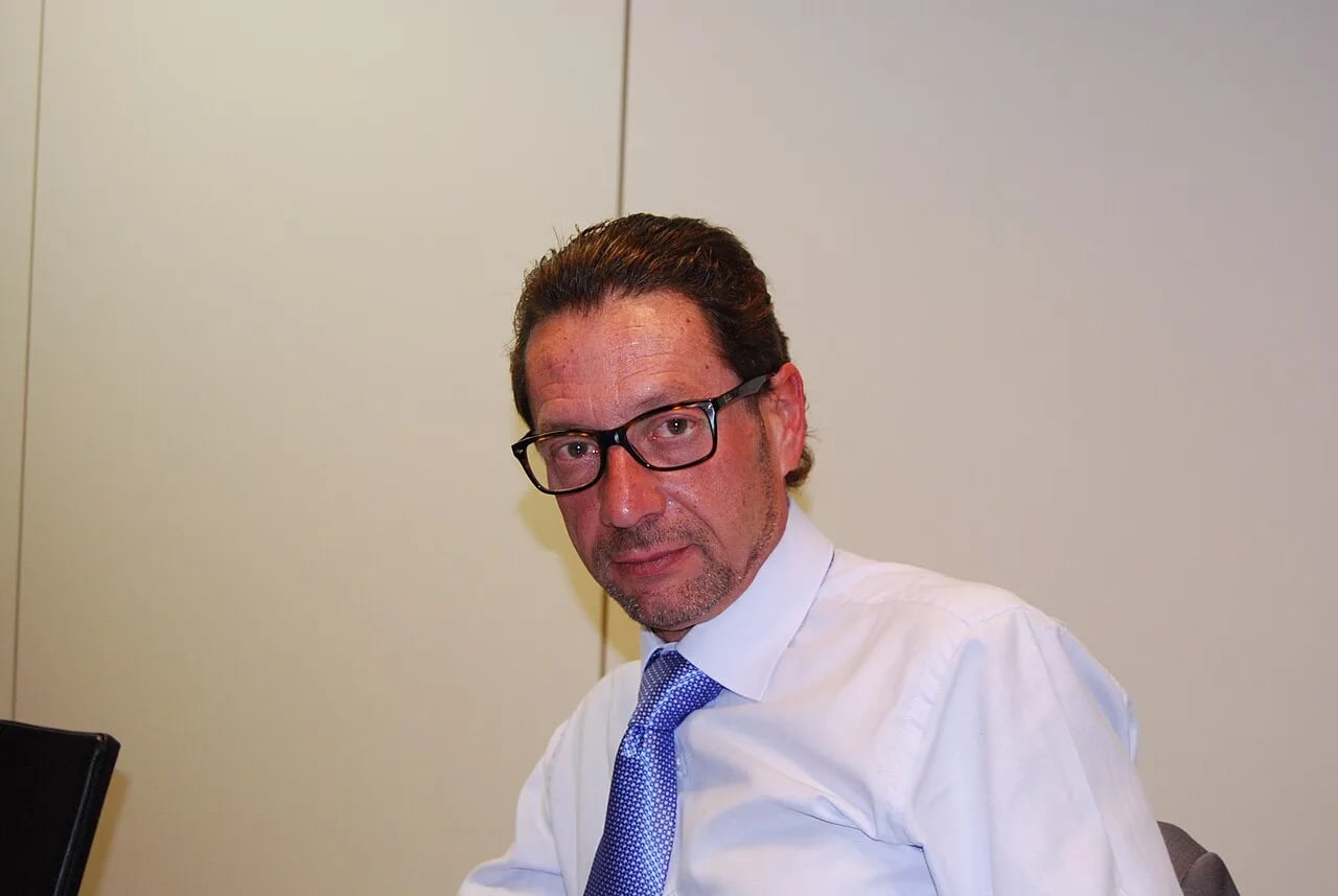 Porträt von Enrique García-Berro (1959–2017) – Gedenkseite