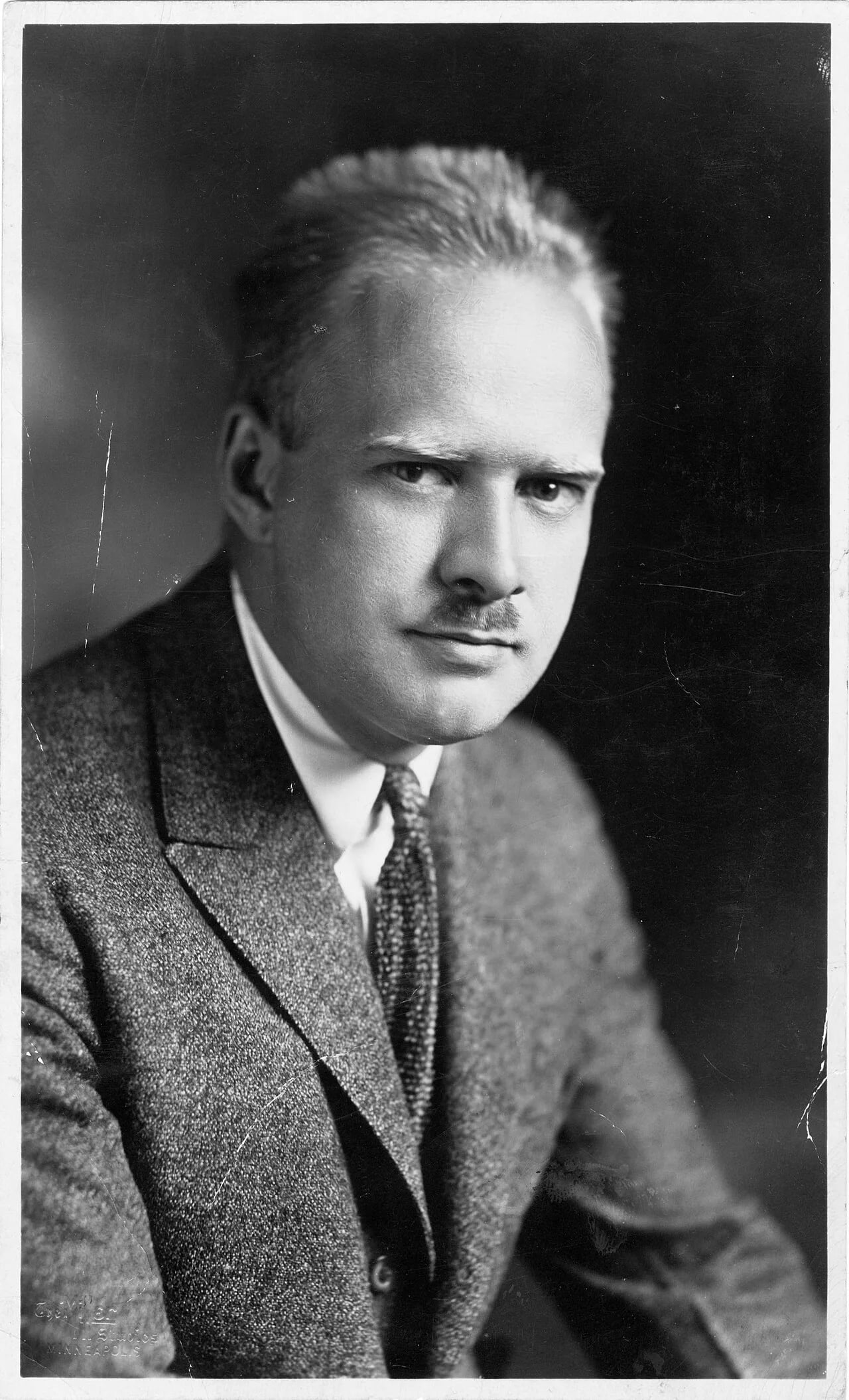 Portrait of Delos Wheeler Lovelace (1894–1967) – memorial page