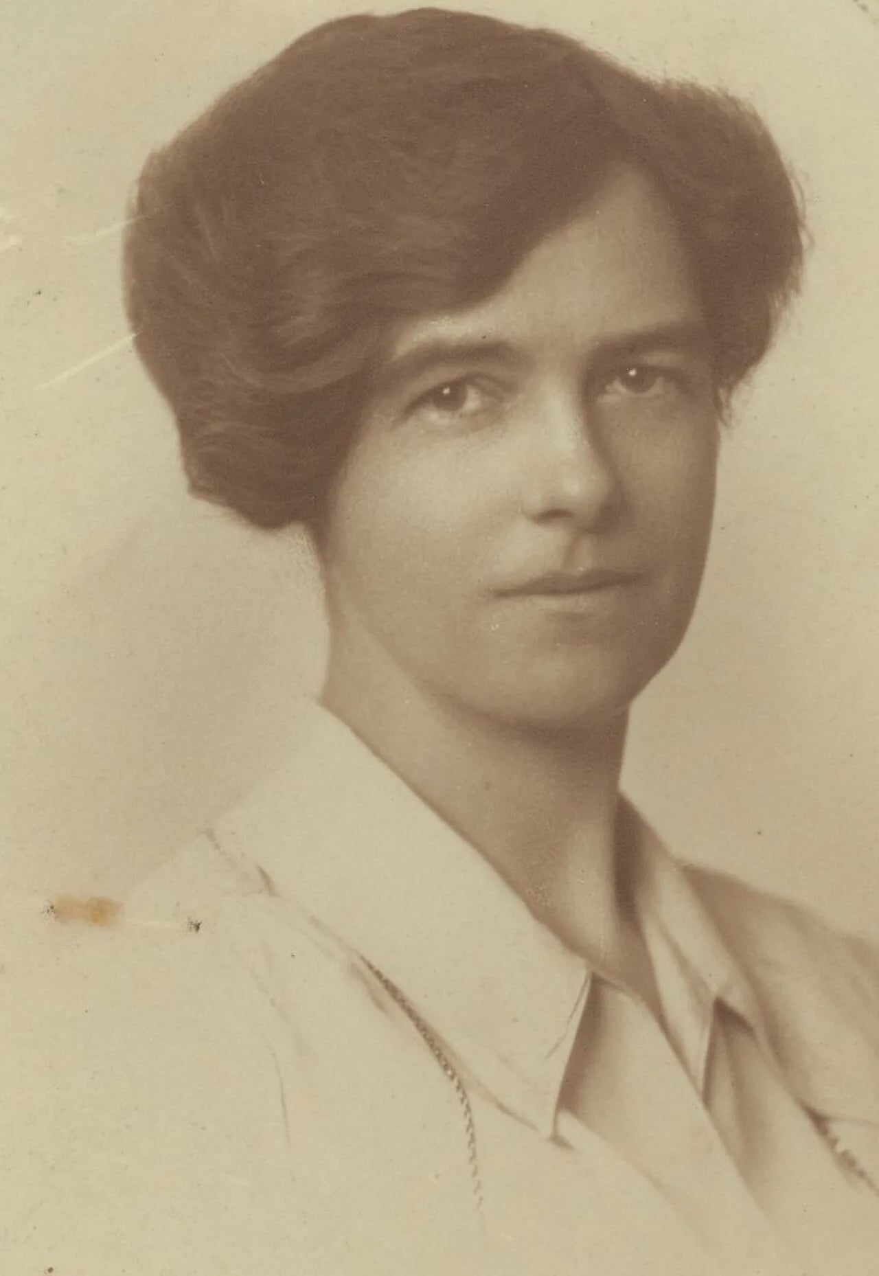 Portrait of Theodora Bosanquet (1880–1961) – memorial page