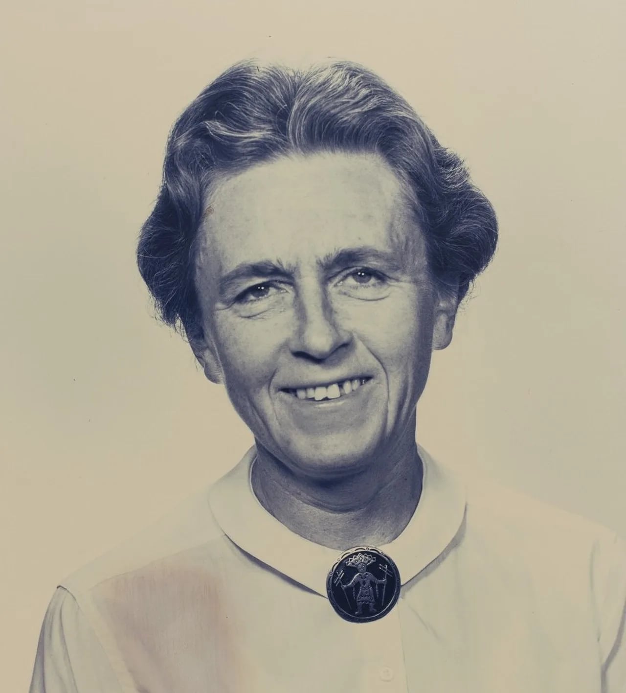 Portrait of Eva Sivertsen (1922–2009) – memorial page