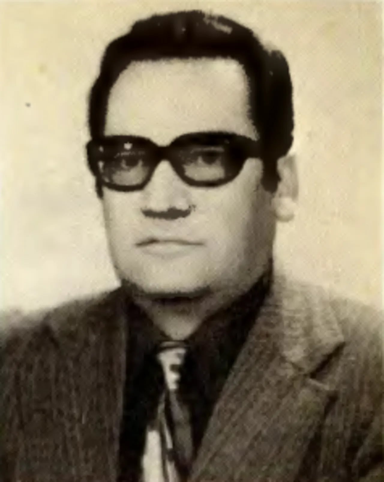Portrait of Ḥasan Aḥmadī Gīwī (1927–2012) – memorial page