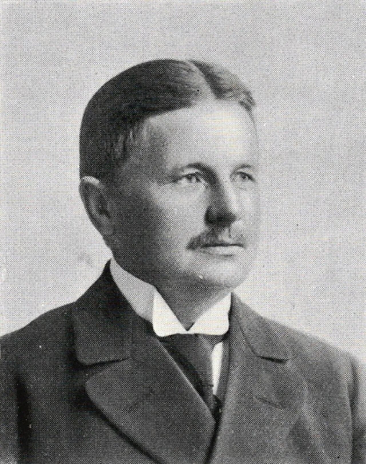 Portrait of Axel Lindqvist (1878–1951) – memorial page