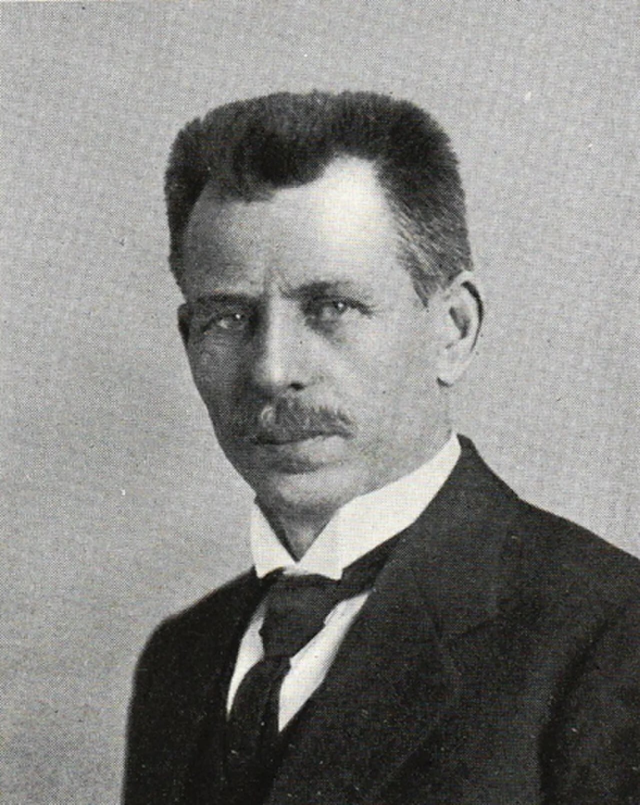 Portrait of Nils Lindstrand (1869–1958) – memorial page