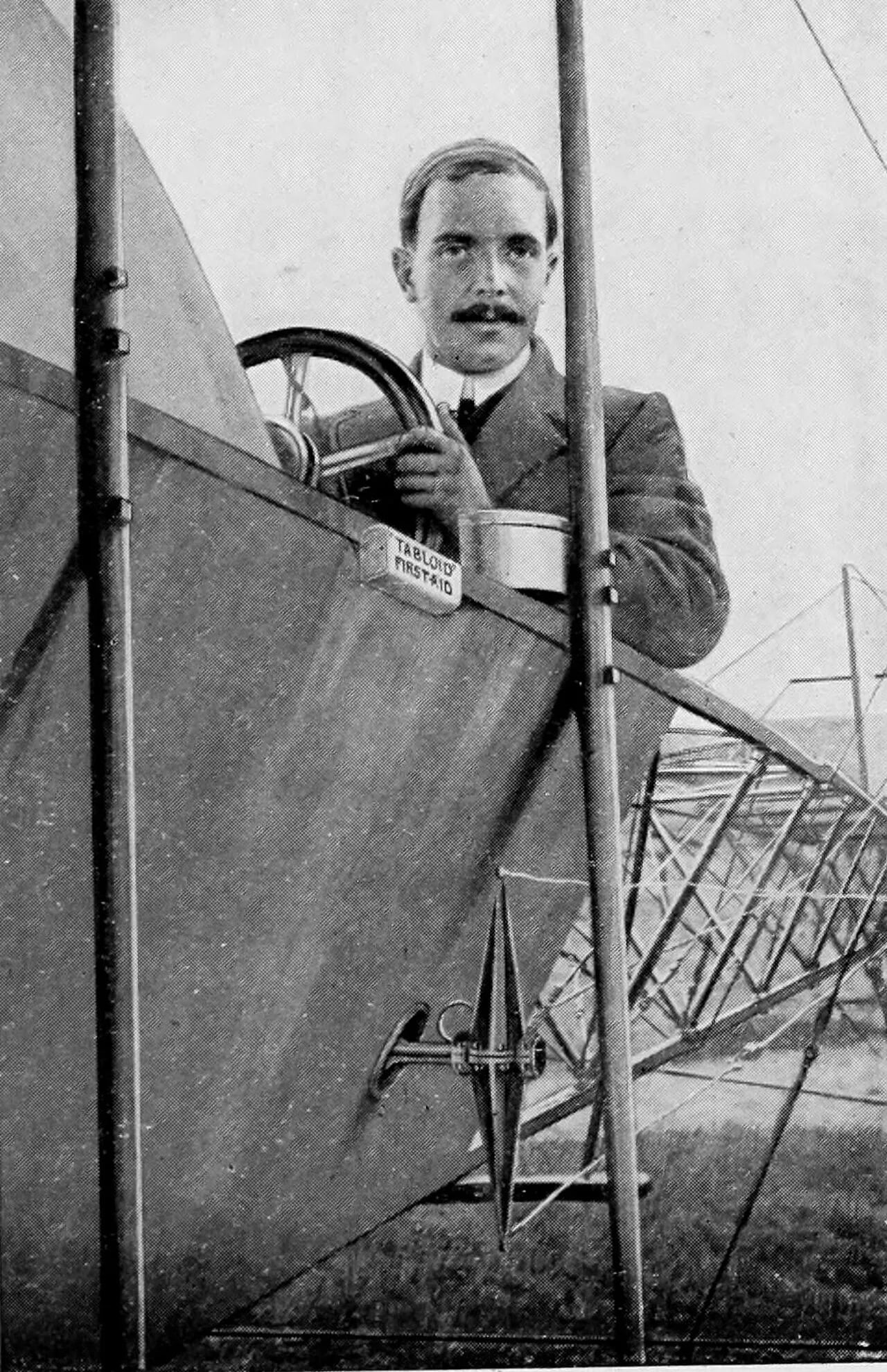 Portrait of Howard Pixton (1885–1972) – memorial page