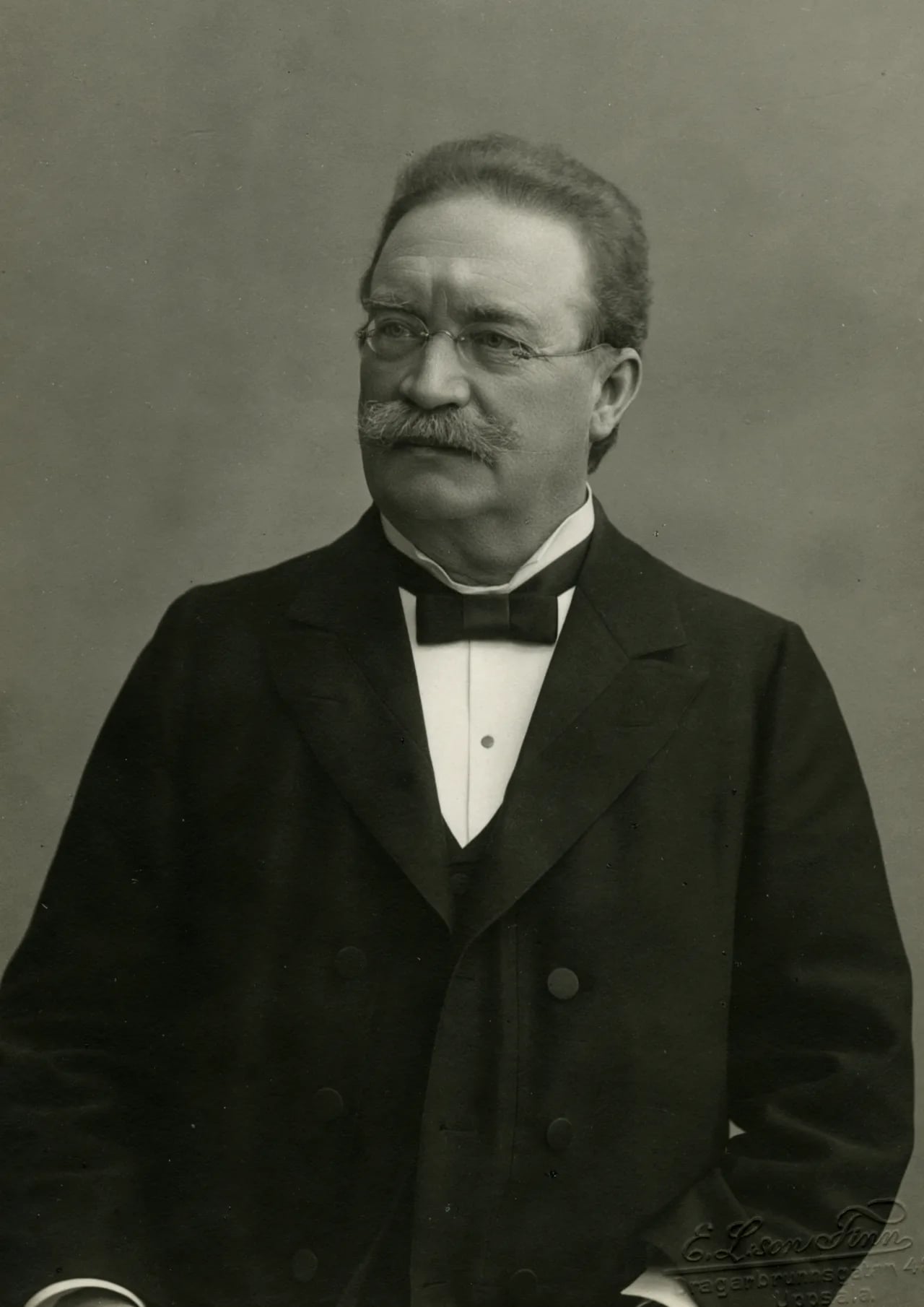 Porträt von Axel Nicolaus Lundström (1847–1905) – Gedenkseite