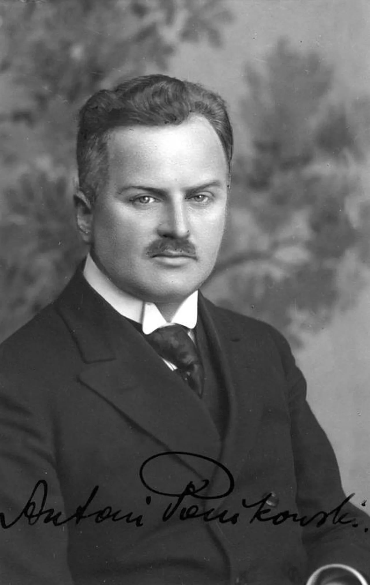 Portrait of Antoni Ponikowski (1878–1949) – memorial page