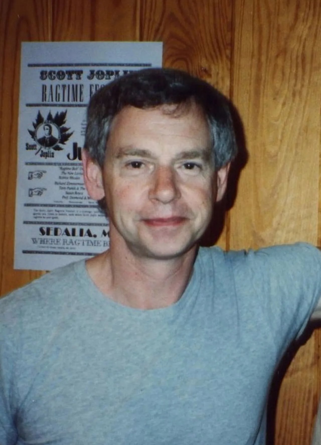 Portrait of Ian Whitcomb (1941–2020) – memorial page