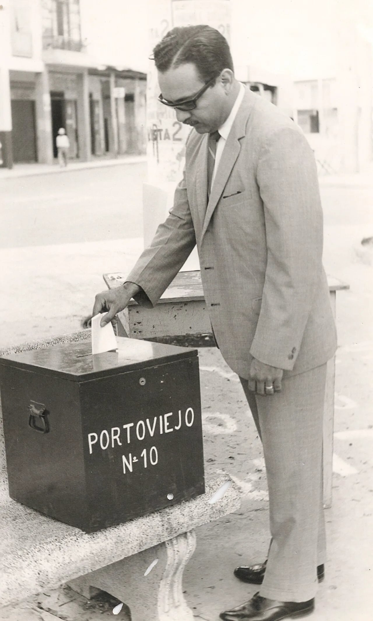 Porträt von Luis Villacreses Colmont (1928–2018) – Gedenkseite