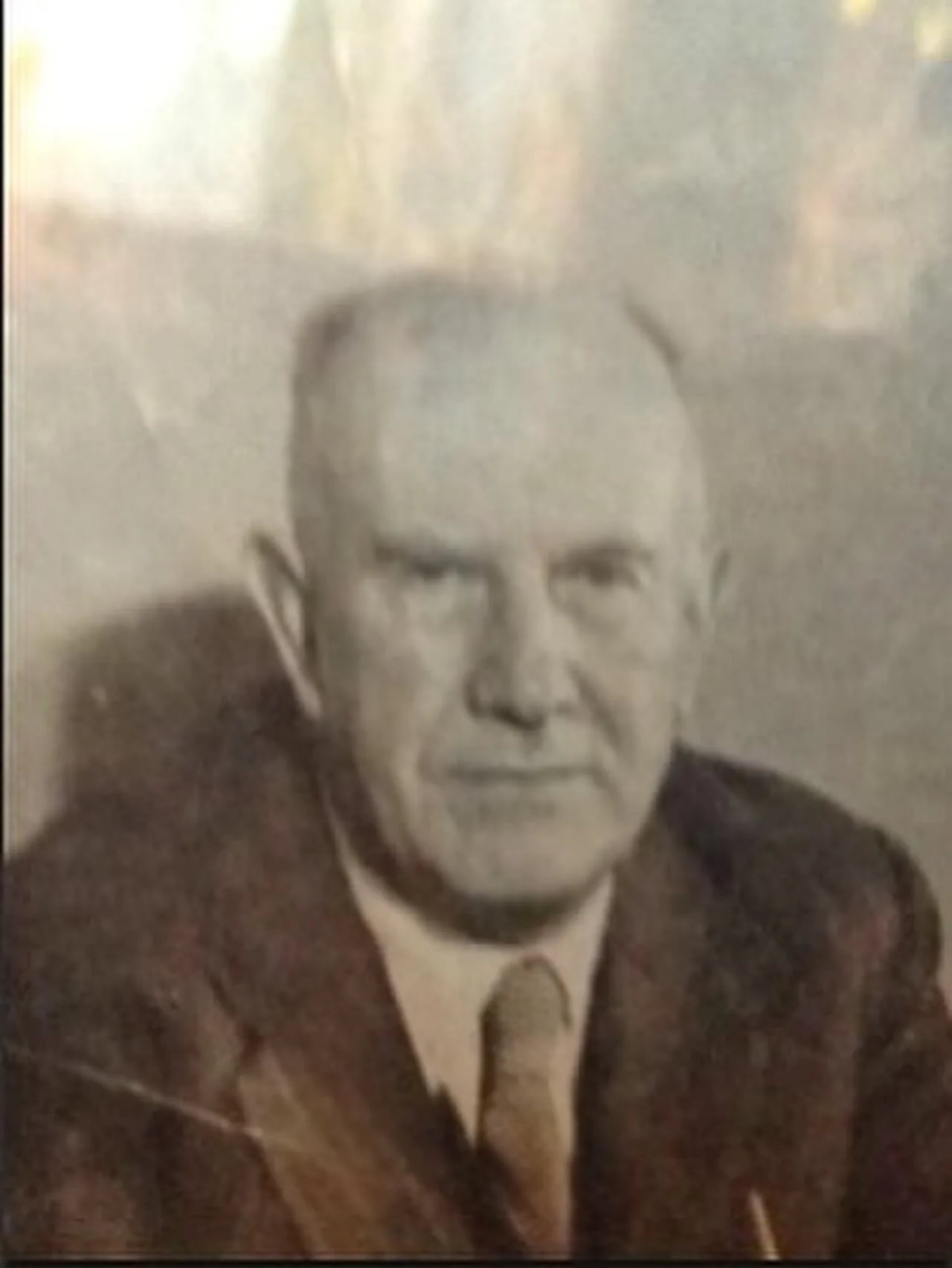 Portrait of Luis Álamos Barros (1893–1960) – memorial page