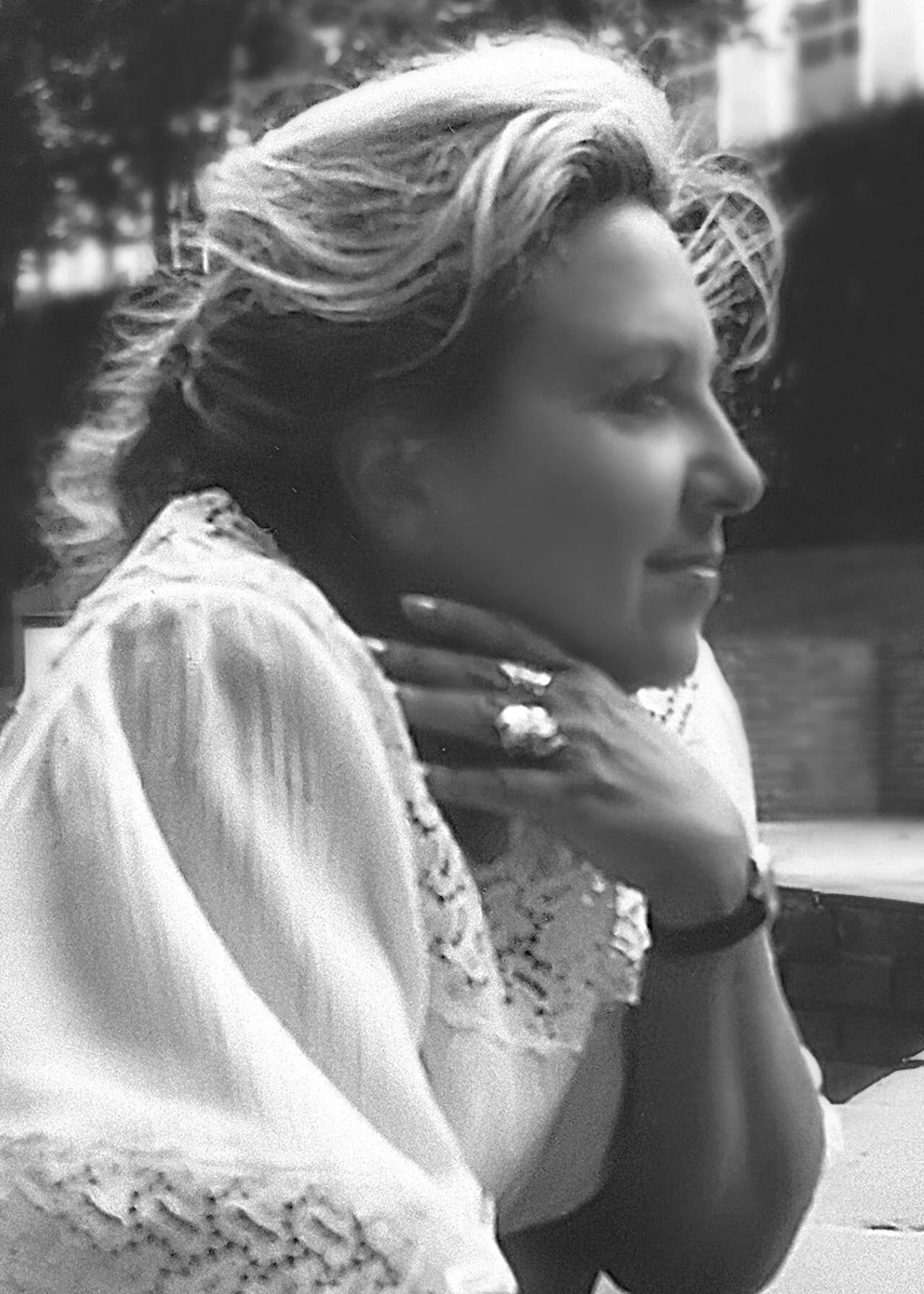 Portrait of Luzmaría Jiménez Faro (1937–2015) – memorial page