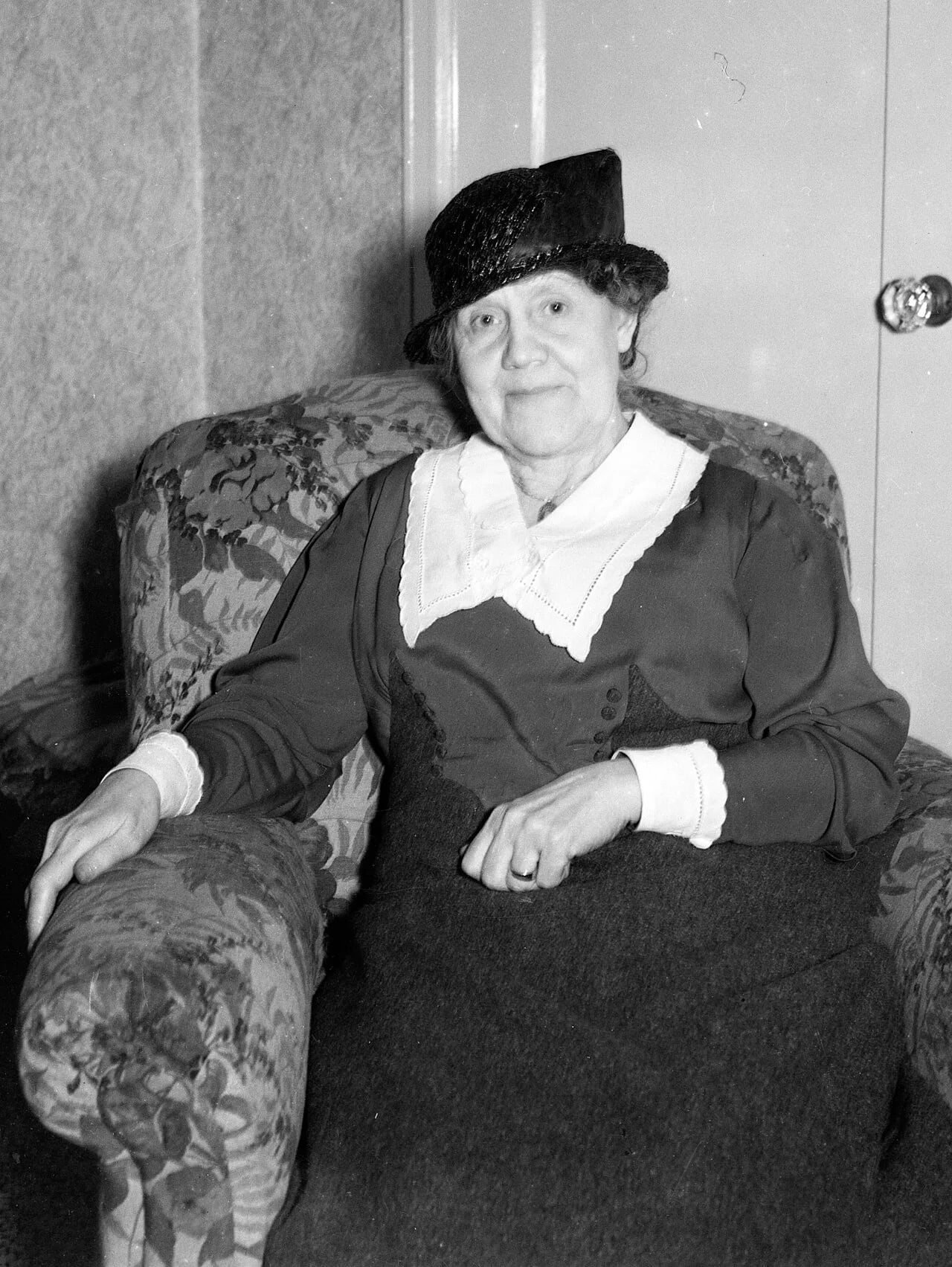 Portrait of Ida B. Wise (1871–1952) – memorial page