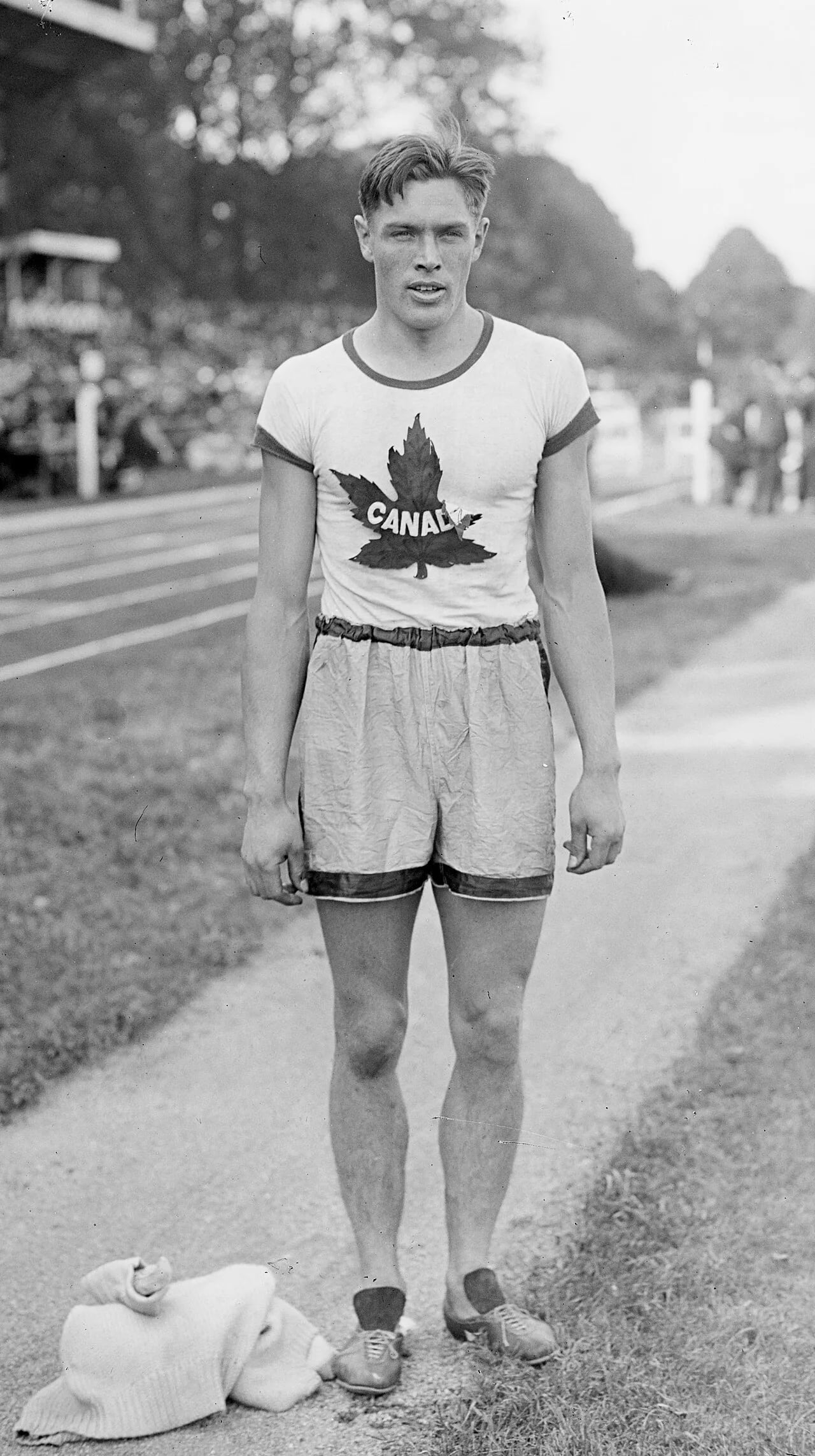 Portrait of Earl Thomson (1895–1971) – memorial page