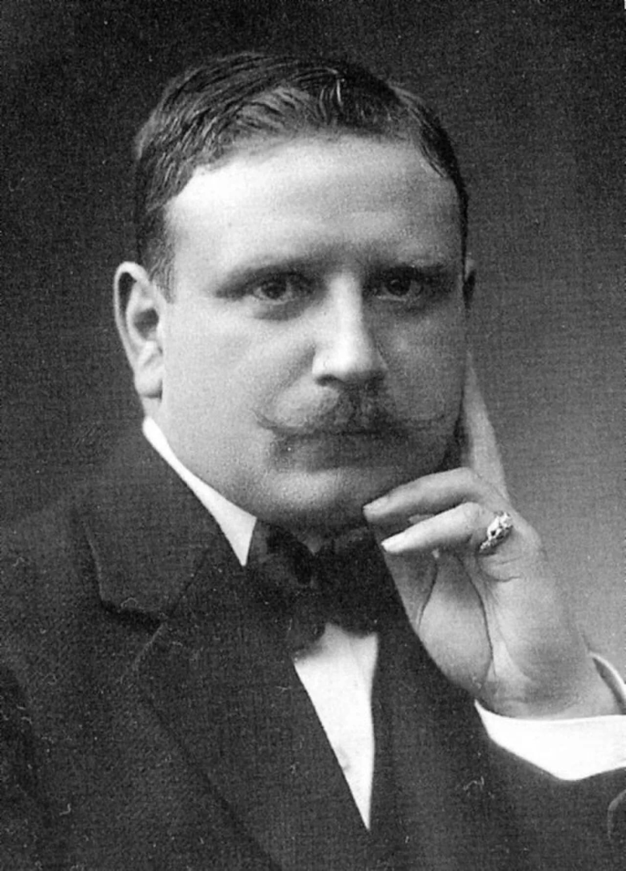 Portrait of Manuel del Busto (1874–1948) – memorial page