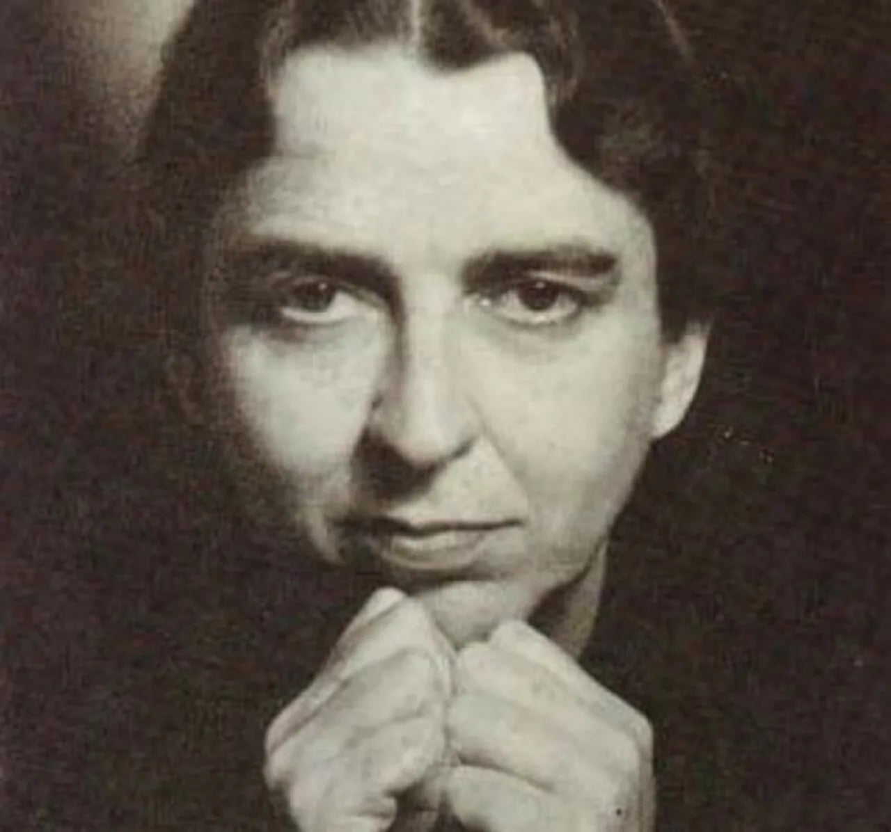 Portrait of Mabel Strickland (1899–1988) – memorial page