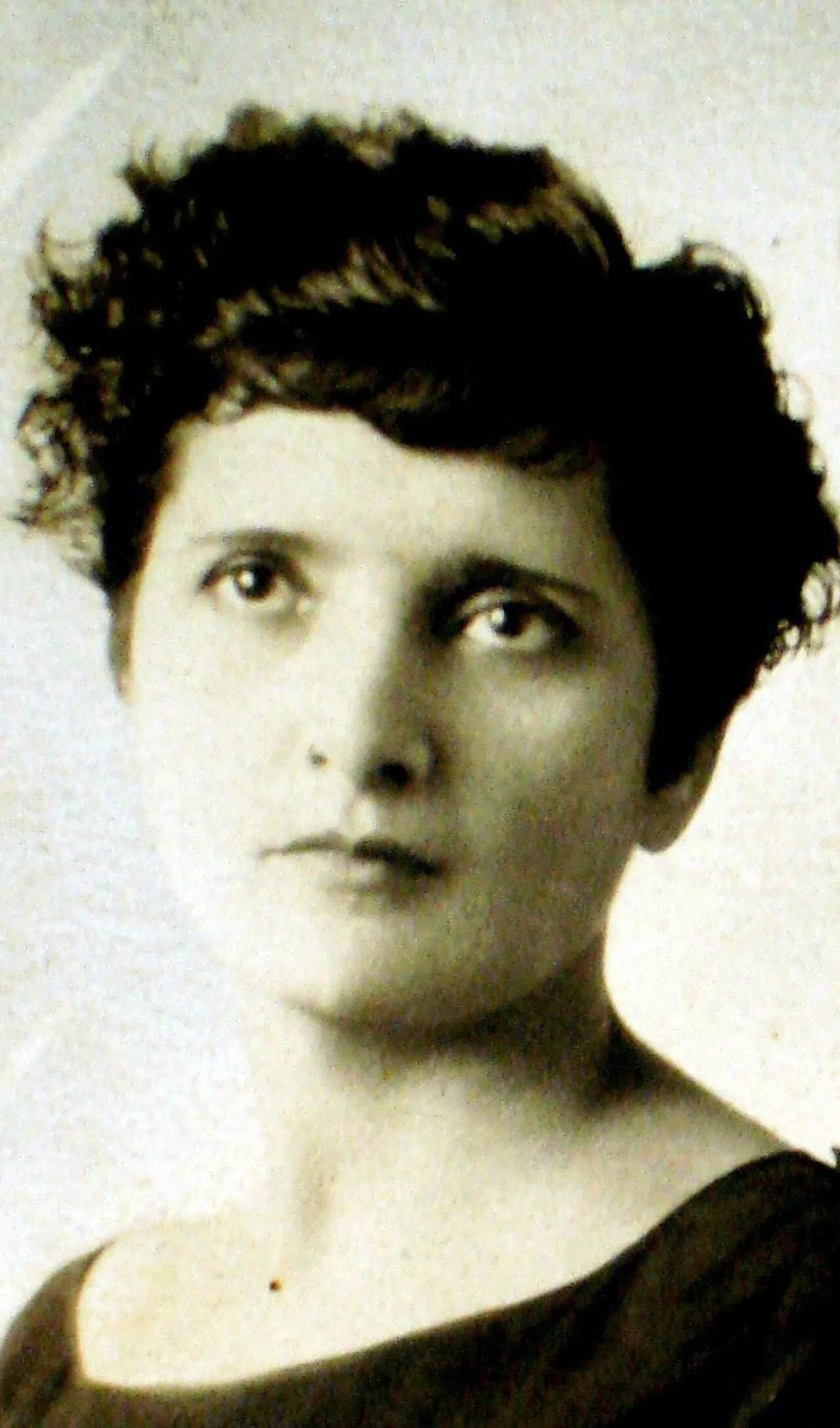 Portrait of Elvia Carrillo Puerto (1878–1968) – memorial page