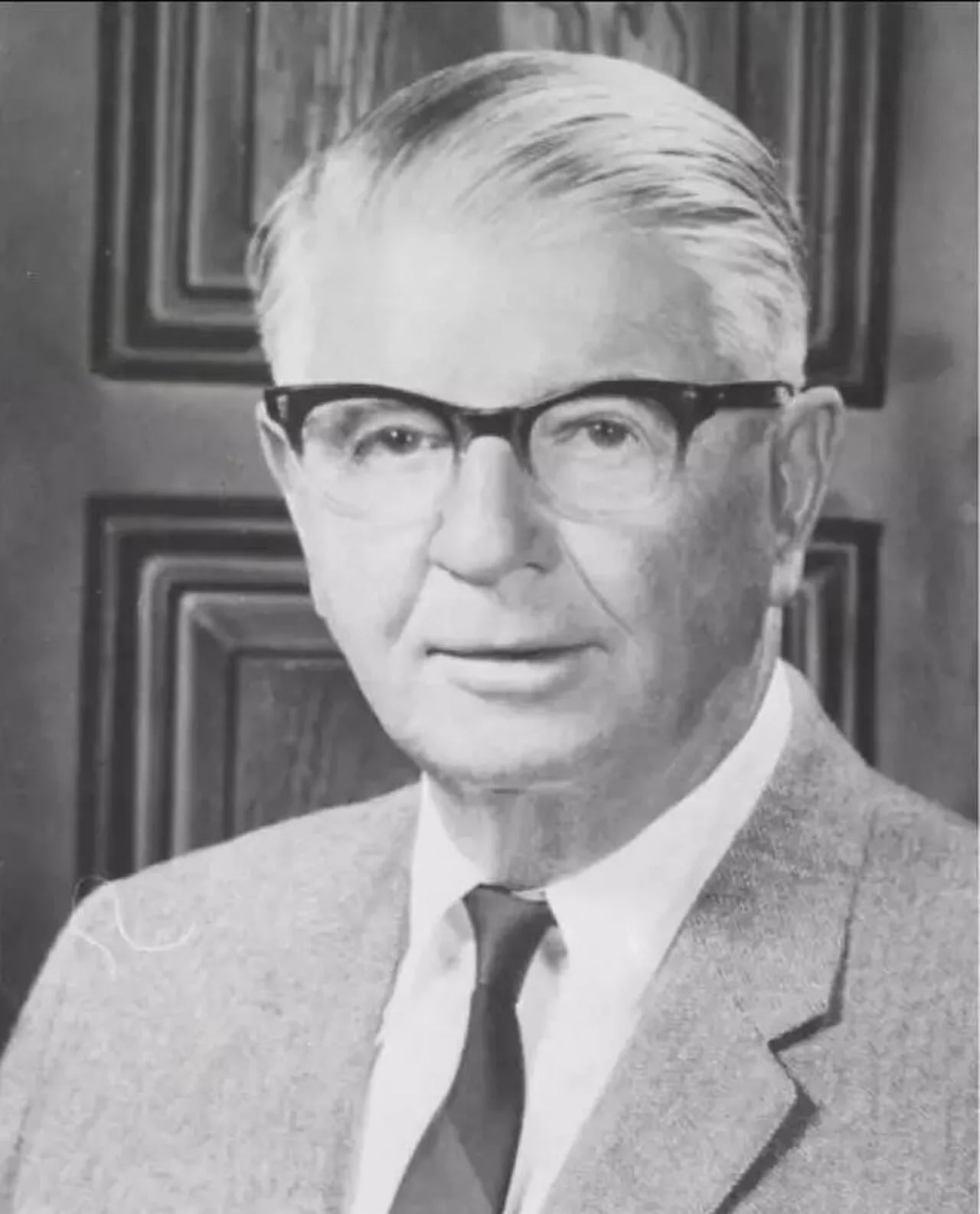 Portrait of Lee Joannes (1892–1982) – memorial page