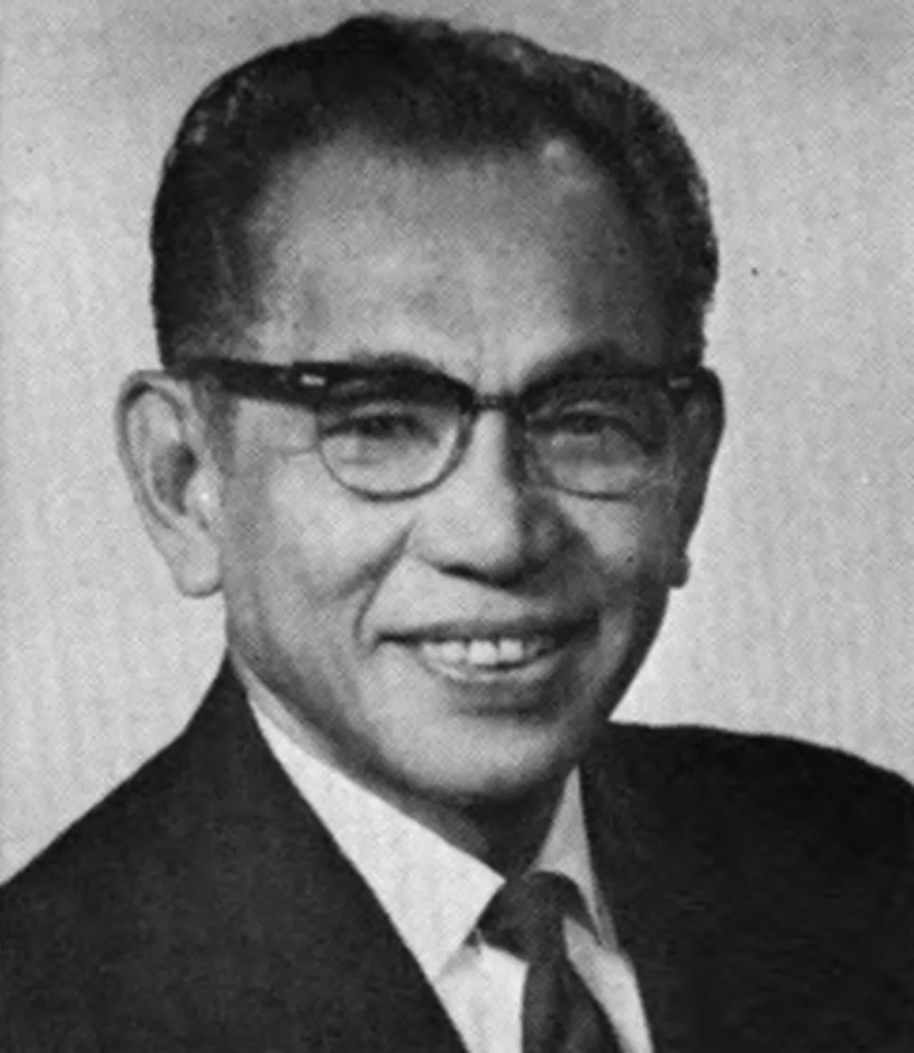 Portrait of Antonio Borja Won Pat (1908–1987) – memorial page