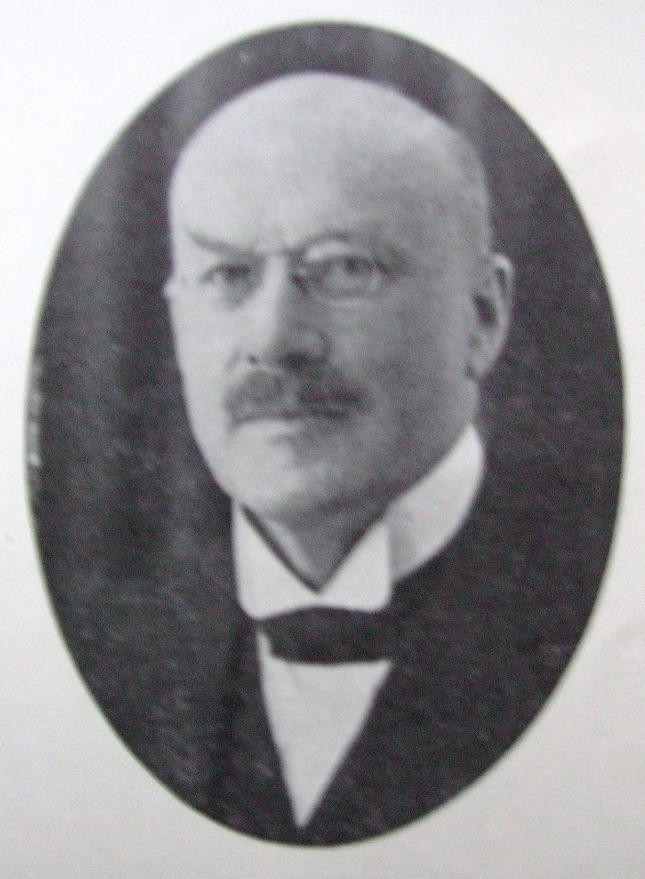 Portrait of August Nilsson (1867–1952) – memorial page