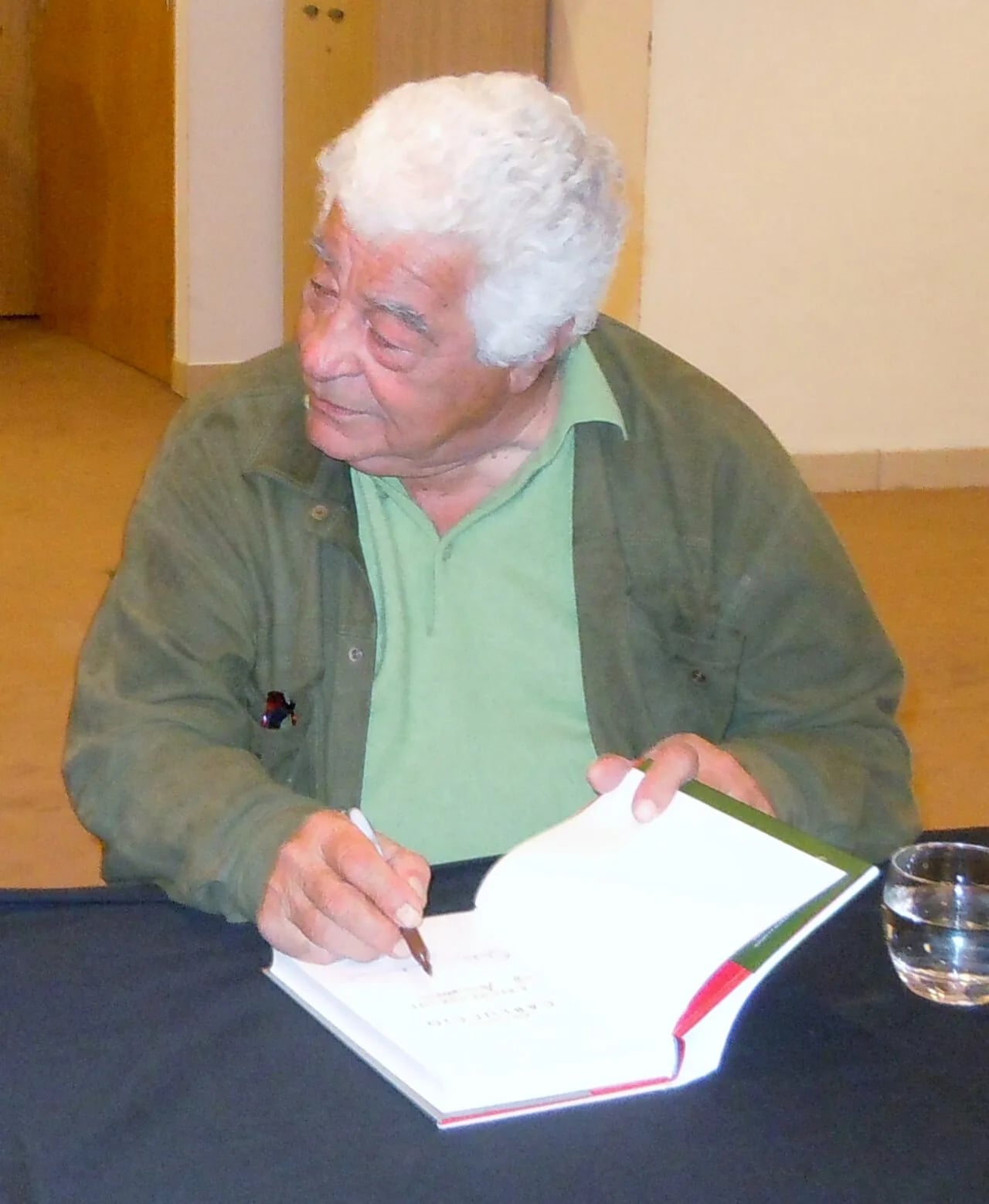Portrait of Antonio Carluccio (1937–2017) – memorial page