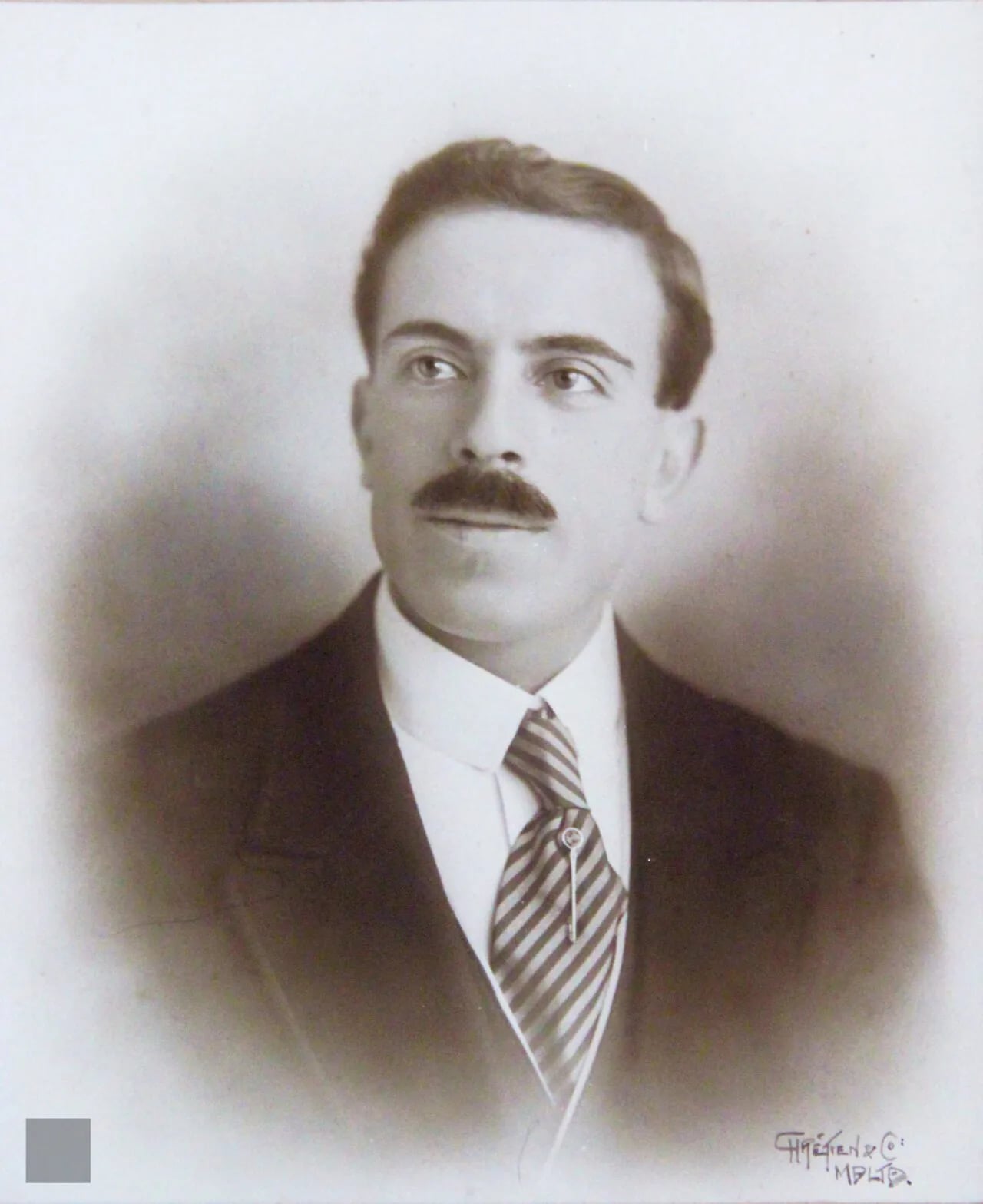 Porträt von Gustavo R. Vincenti (1888–1974) – Gedenkseite