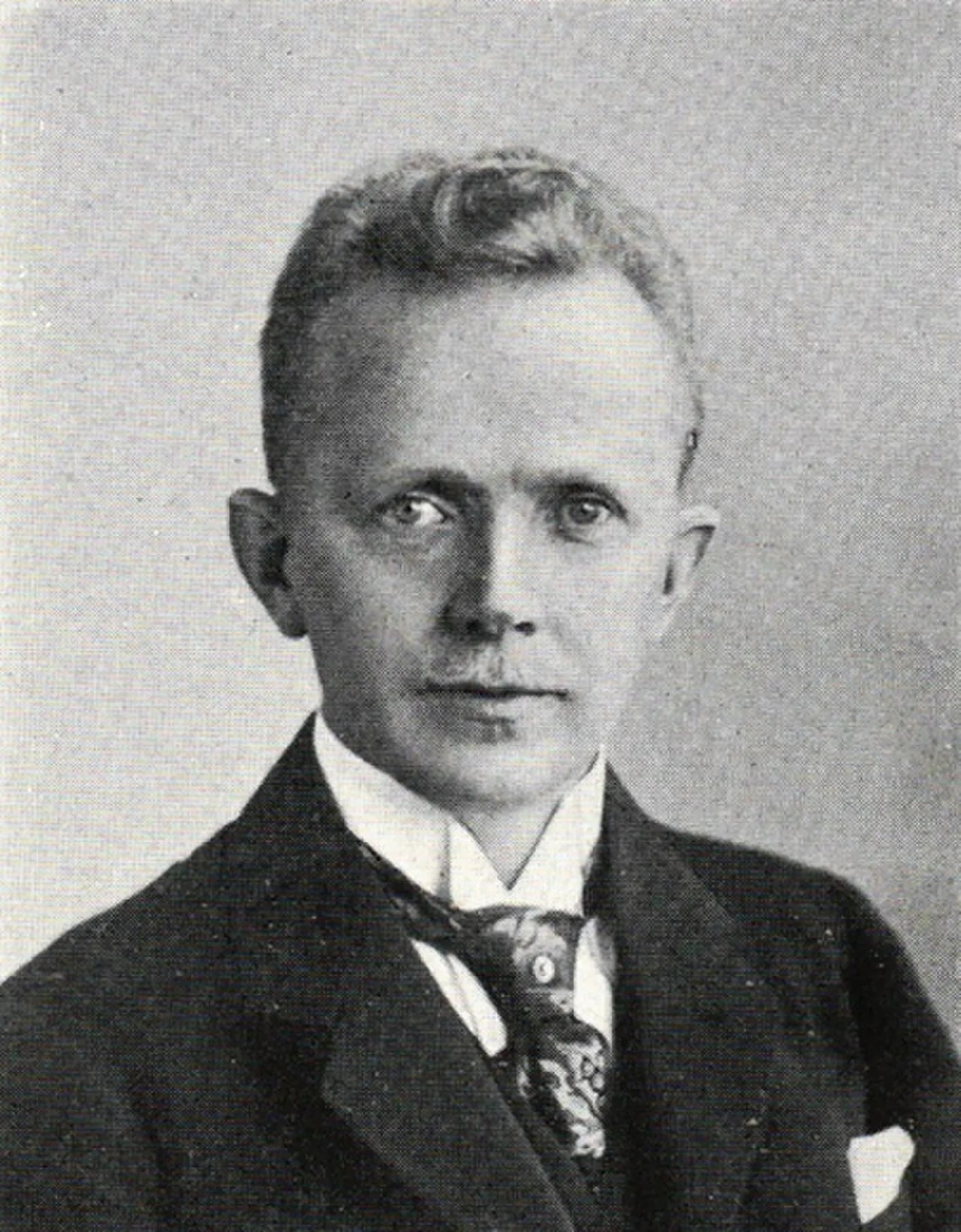 Portrait of Anders Olsson i Mora (1885–1974) – memorial page