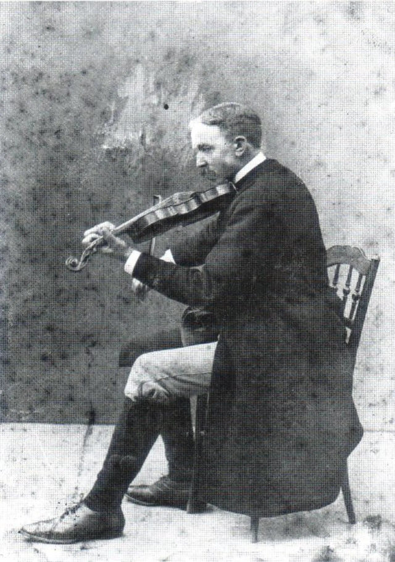 Portrait of Hjort Anders Olsson (1865–1952) – memorial page