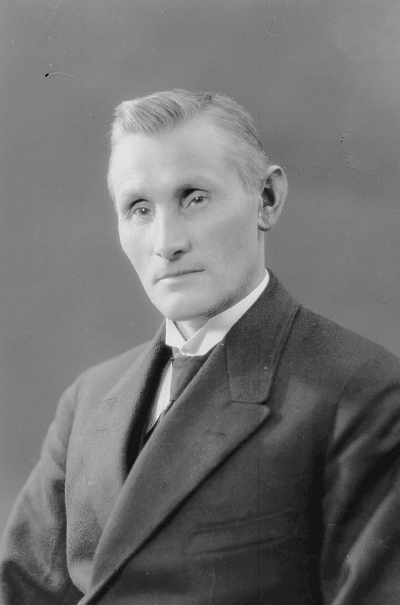 Portrait of Ingvald Tøndel (1887–1952) – memorial page