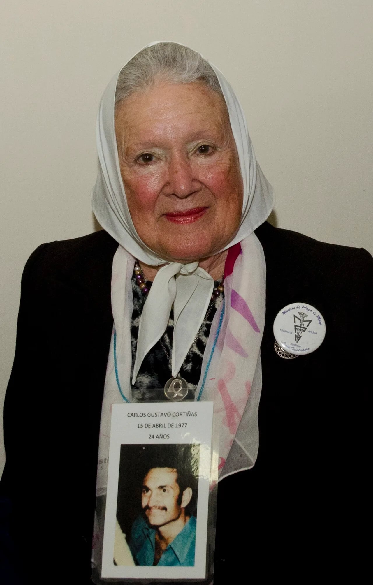 Porträt von Nora Cortiñas (1930–2024) – Gedenkseite