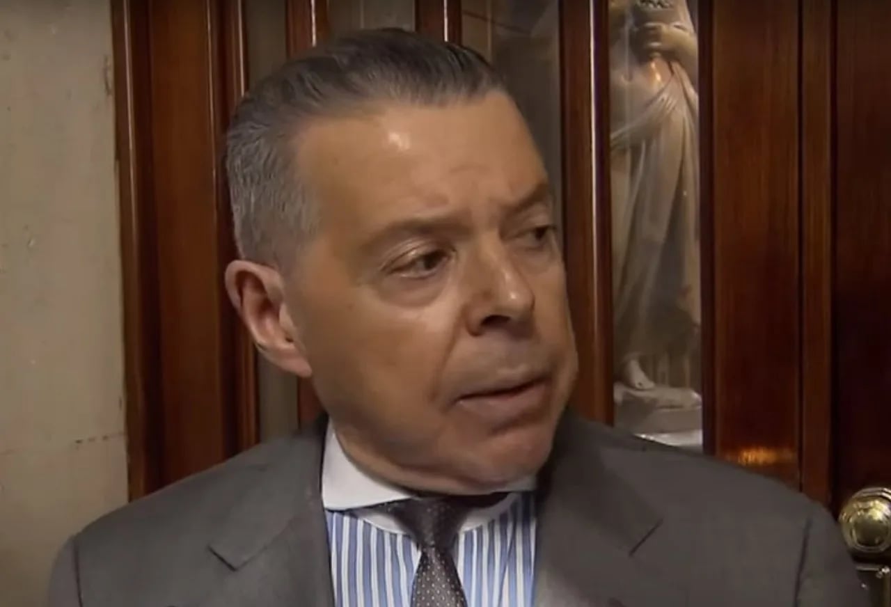 Porträt von Norberto Oyarbide (1951–2021) – Gedenkseite