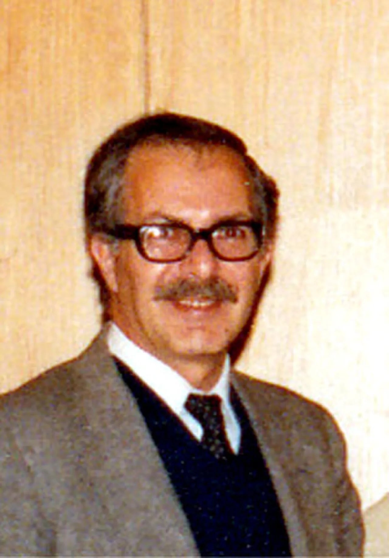 Portrait of Turhan Erdoğan (1938–2019) – memorial page
