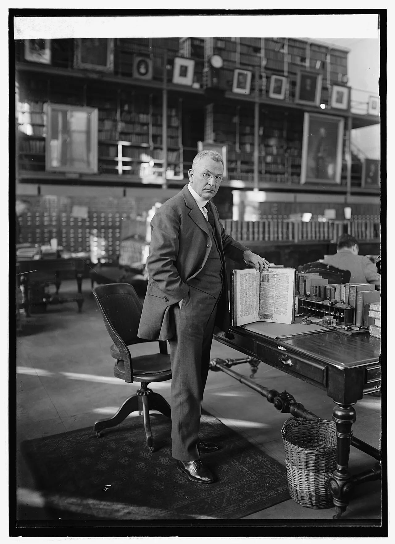 Portrait of Robert E. Noble (1870–1956) – memorial page
