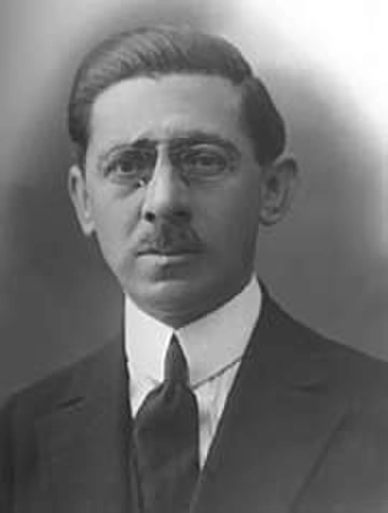Portrait of Fuat Ağralı (1877–1957) – memorial page