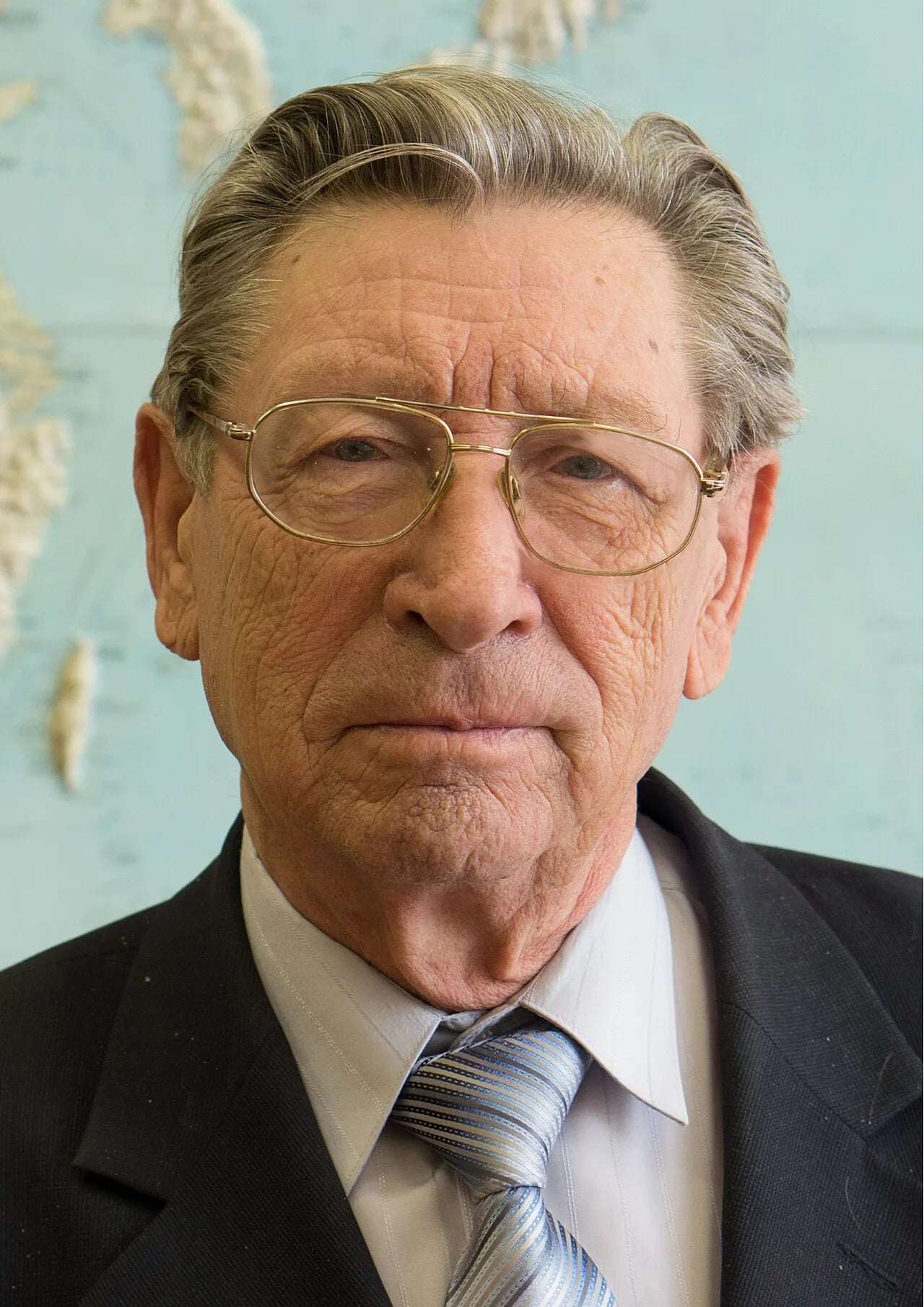 Portrait of Mikayla Gluxof (1930–2018) – memorial page