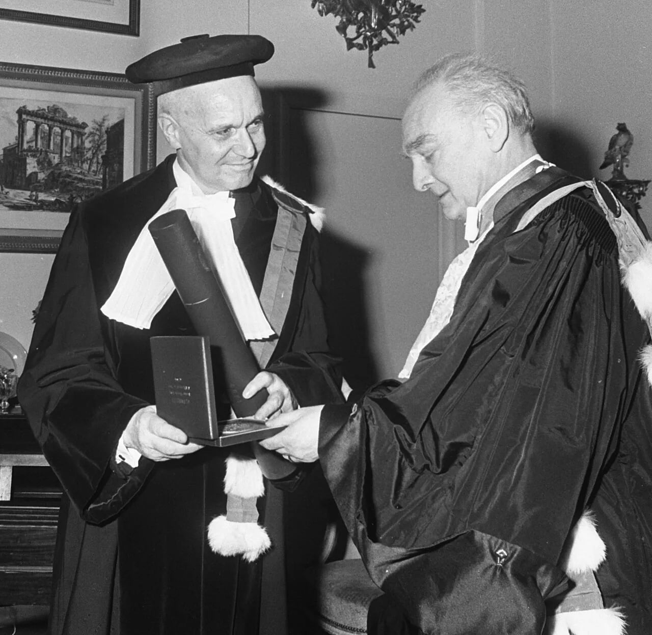 Portrait of Jean Roche (1901–1992) – memorial page