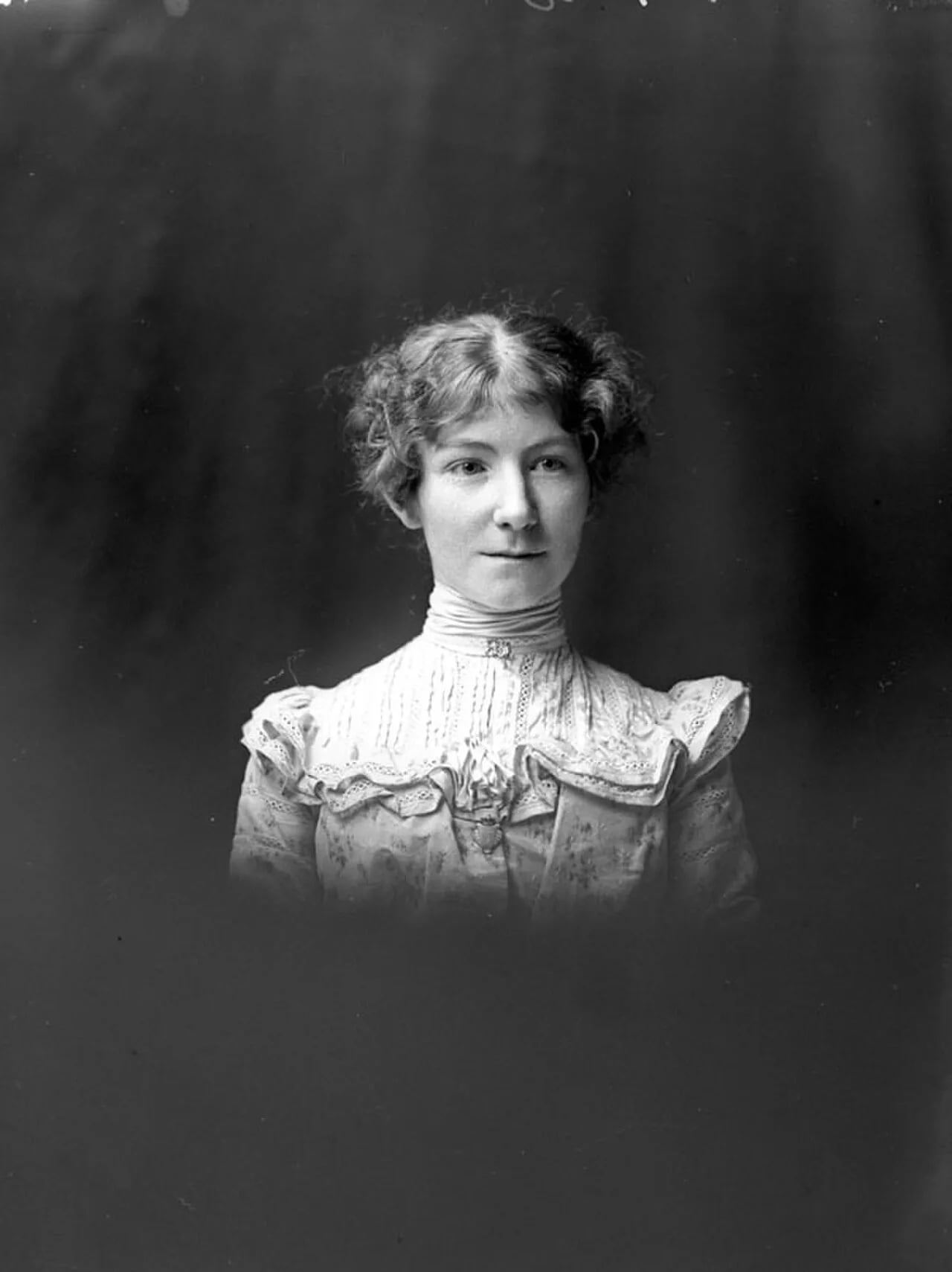 Portrait of Isabel Meighen (1882–1985) – memorial page